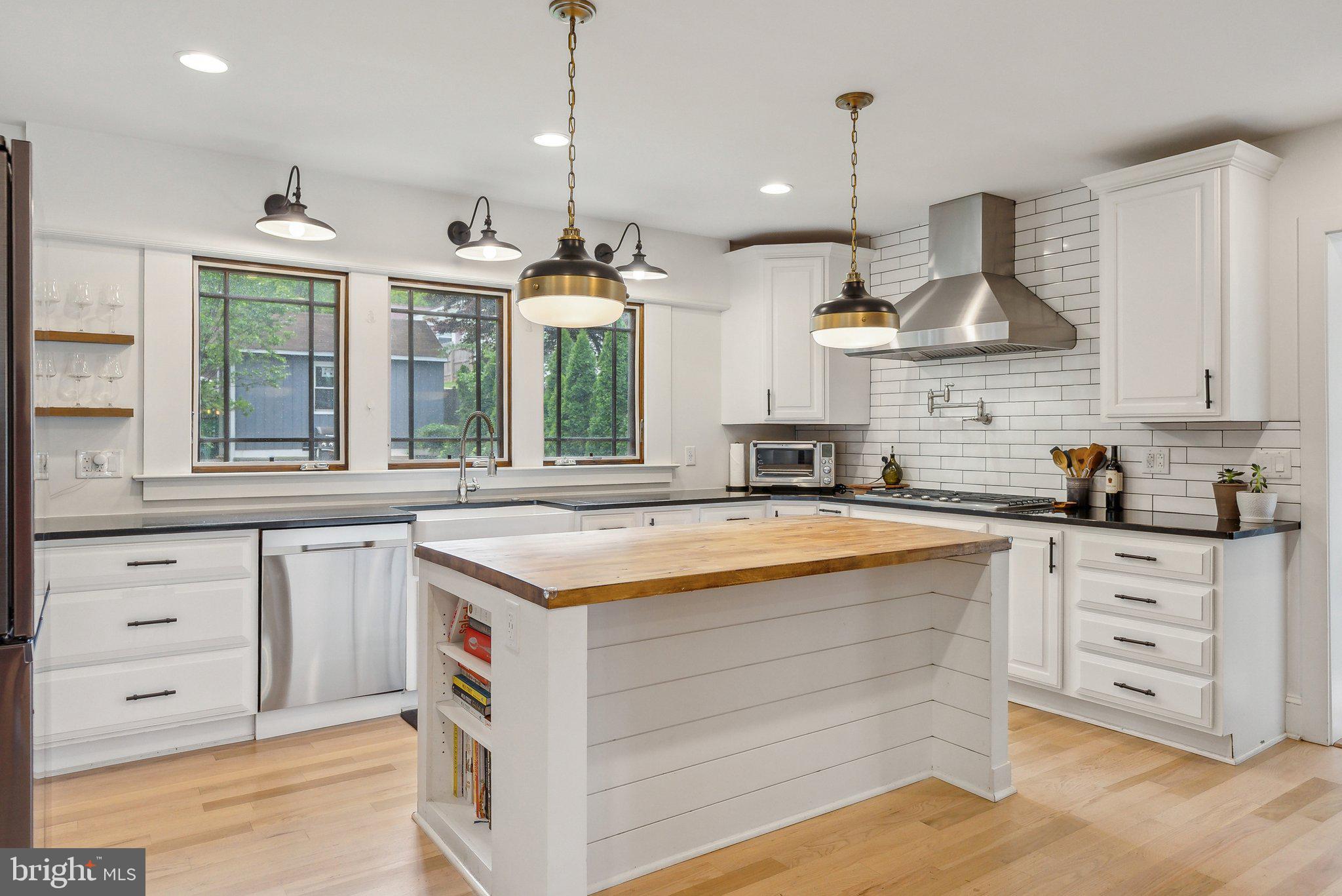 VIRGINIA HILLS - Residential