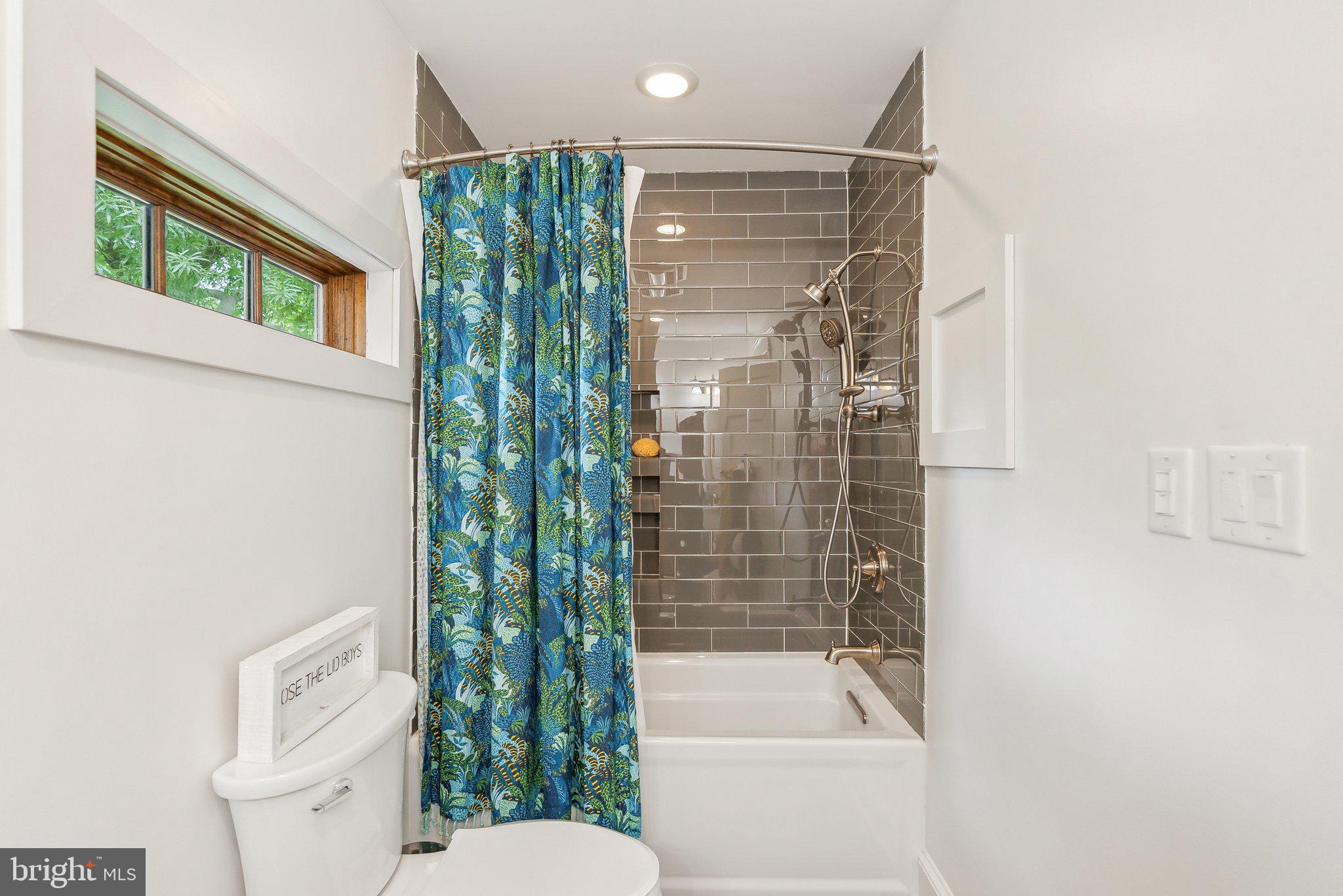 VIRGINIA HILLS - Residential