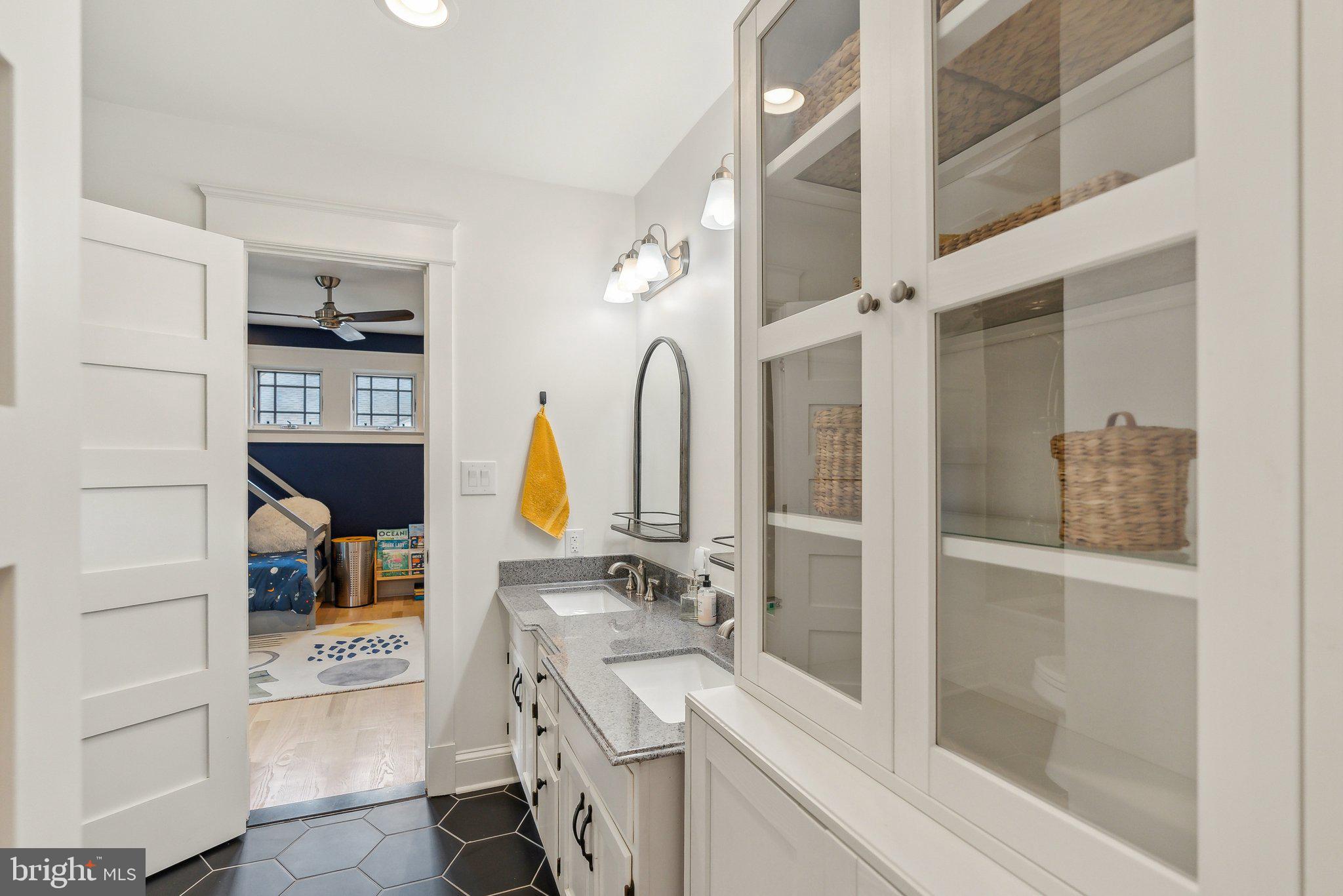 VIRGINIA HILLS - Residential