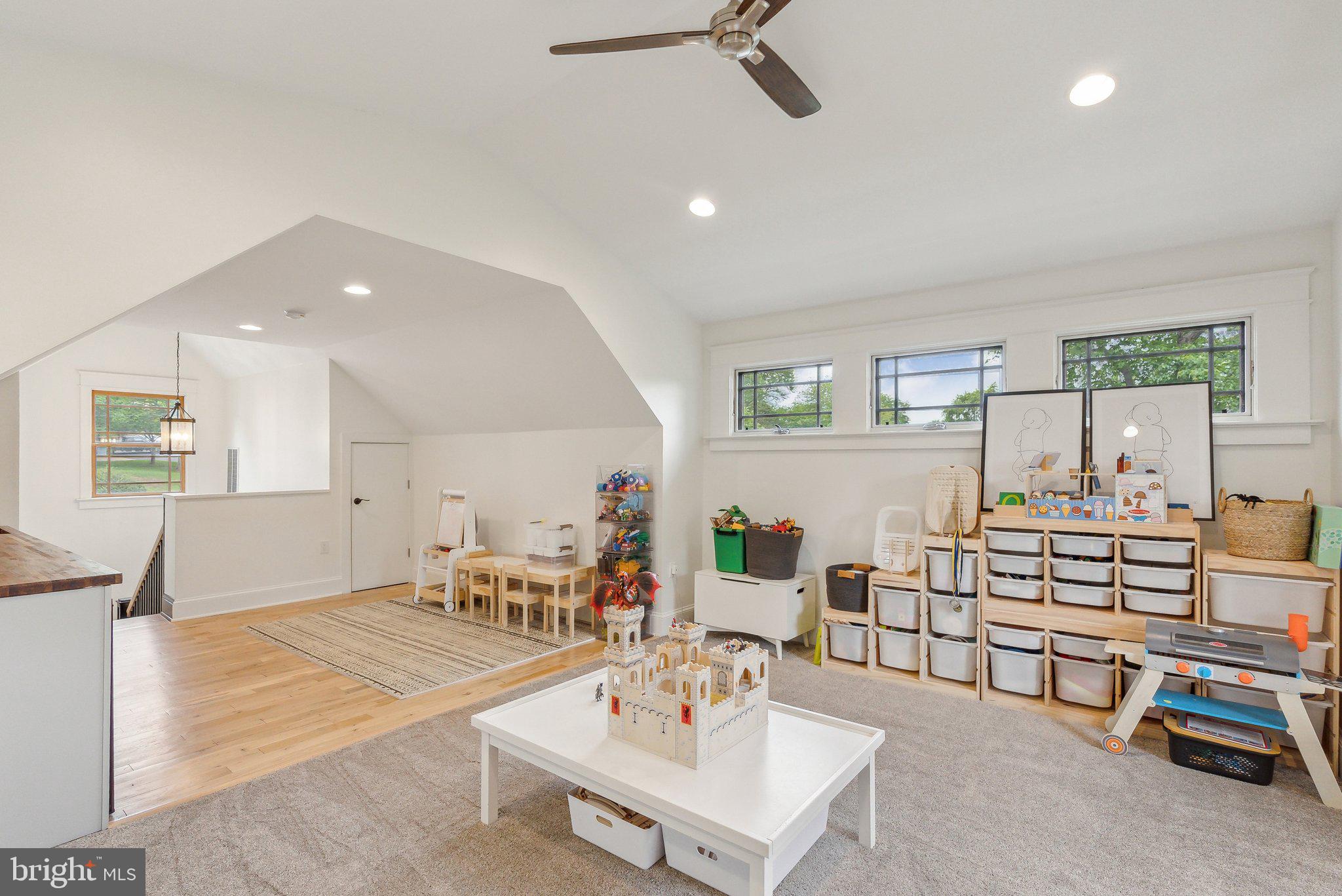 VIRGINIA HILLS - Residential