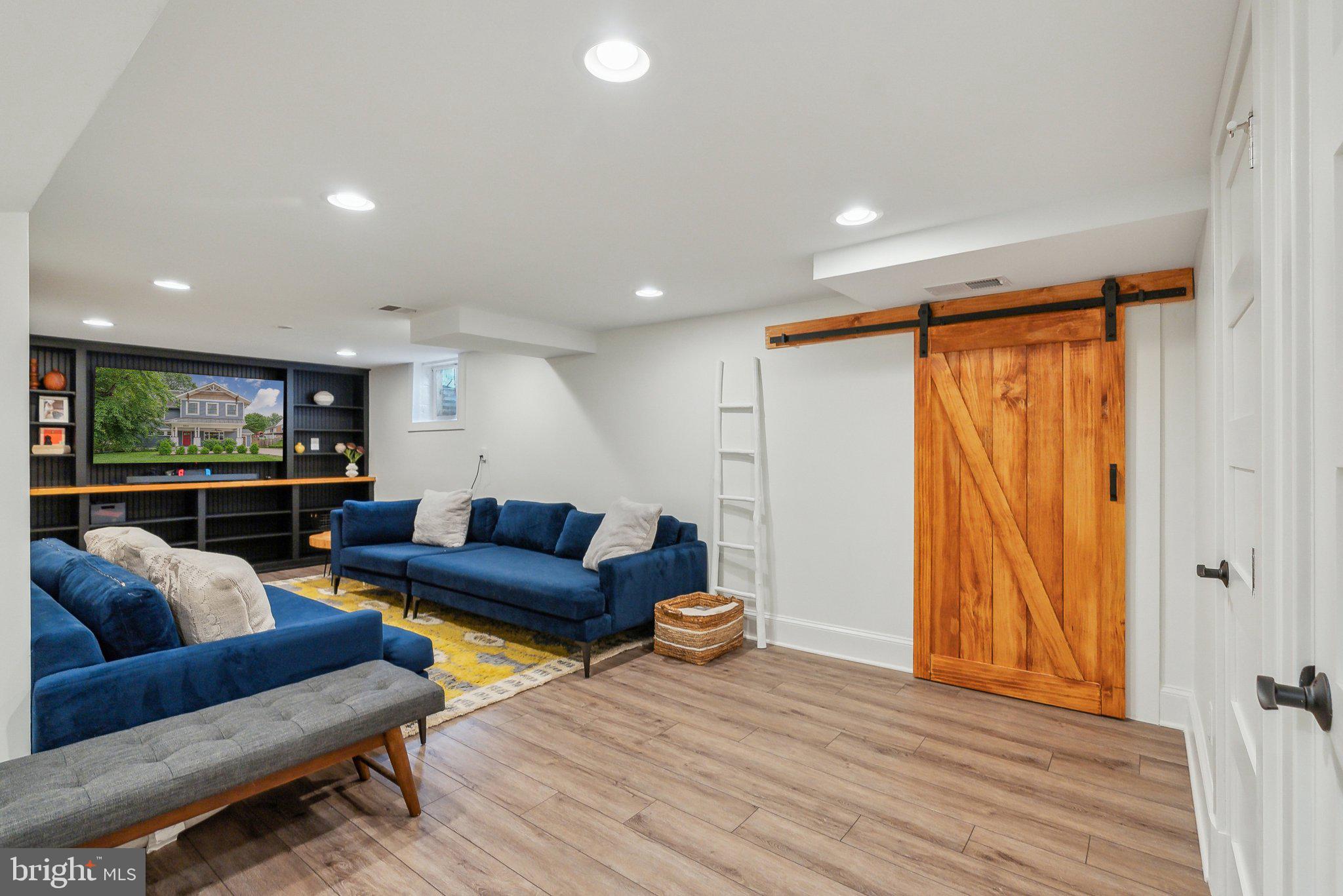 VIRGINIA HILLS - Residential