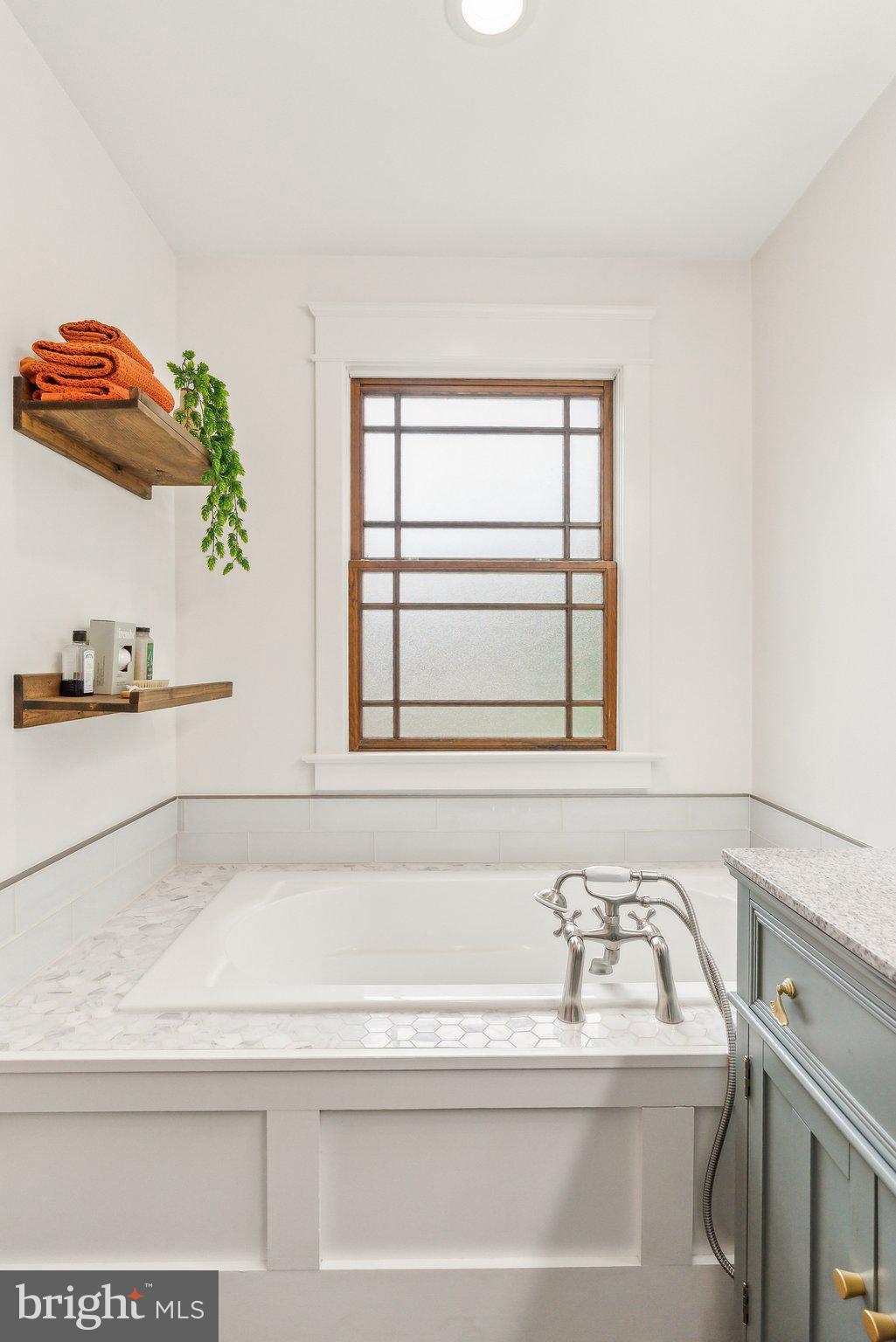 VIRGINIA HILLS - Residential