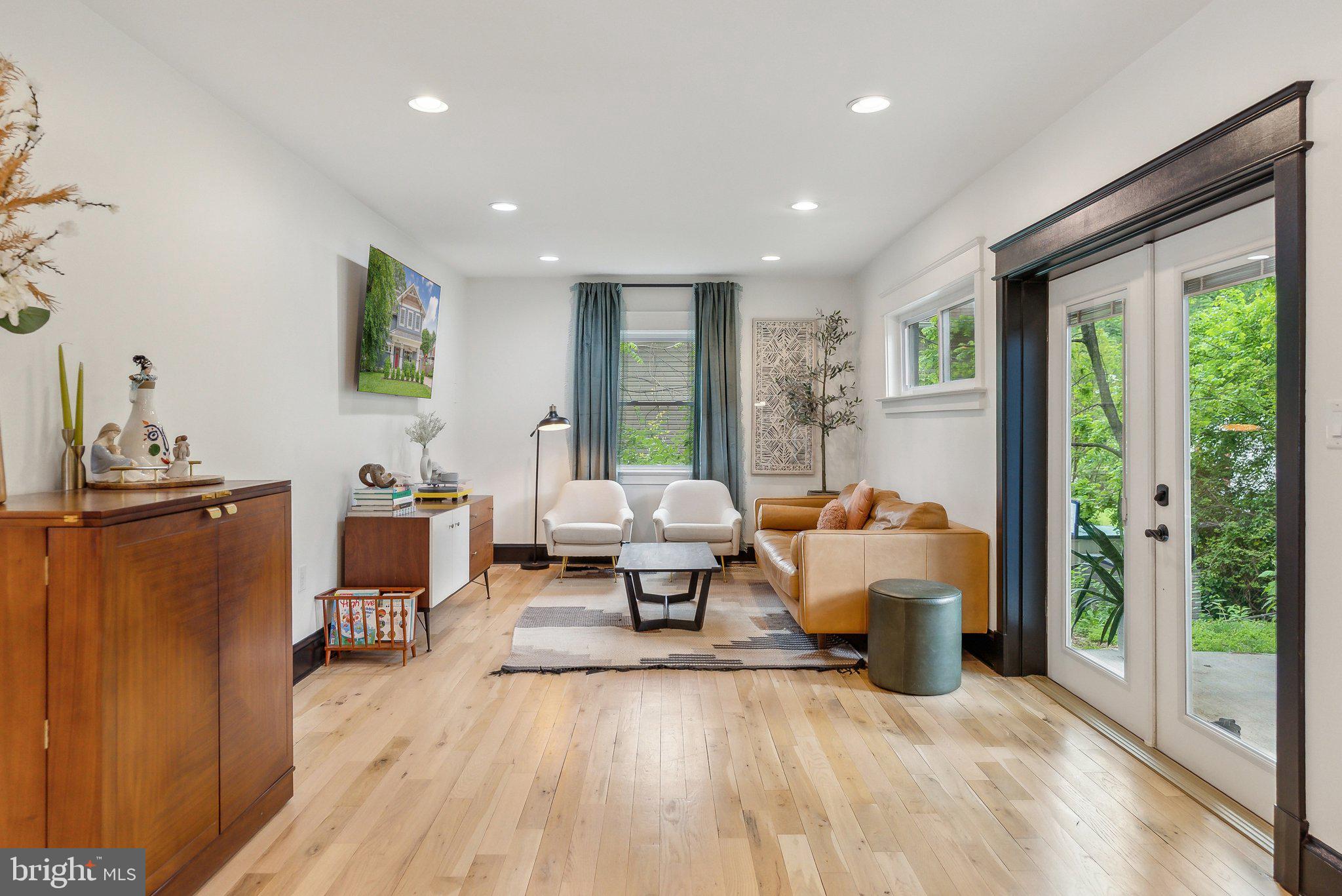 VIRGINIA HILLS - Residential