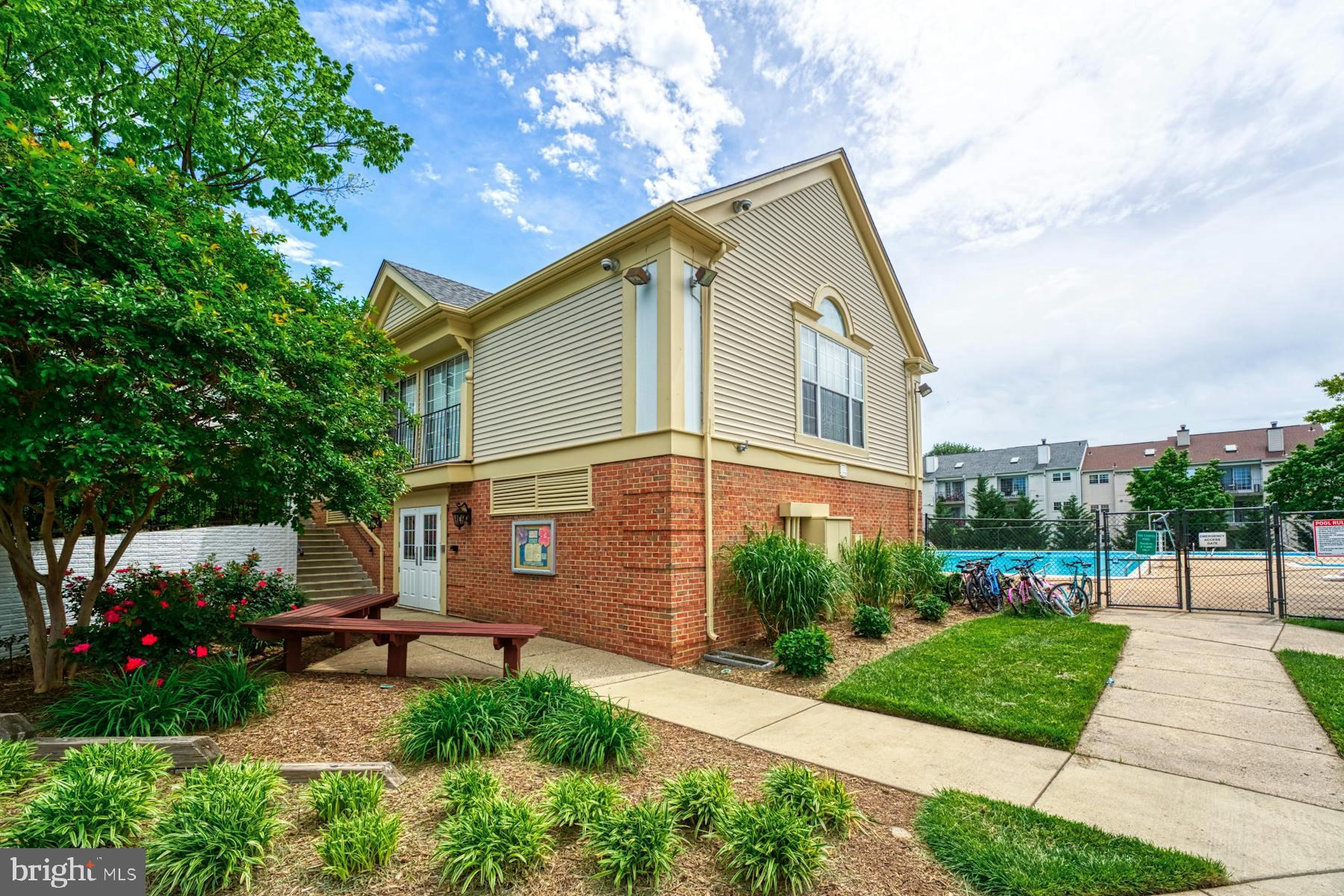 FOX CHAPEL AT TUDOR KNOLLS - Residential