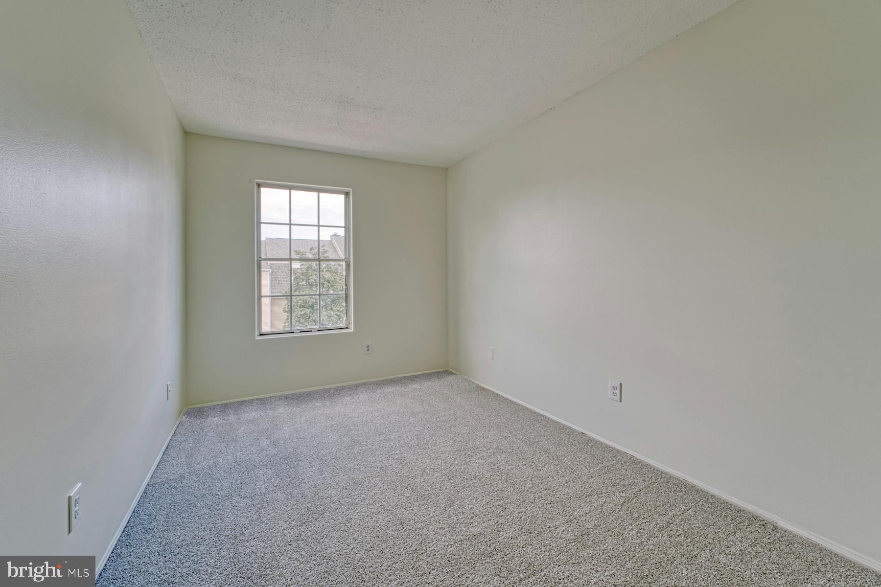 FOX CHAPEL AT TUDOR KNOLLS - Residential