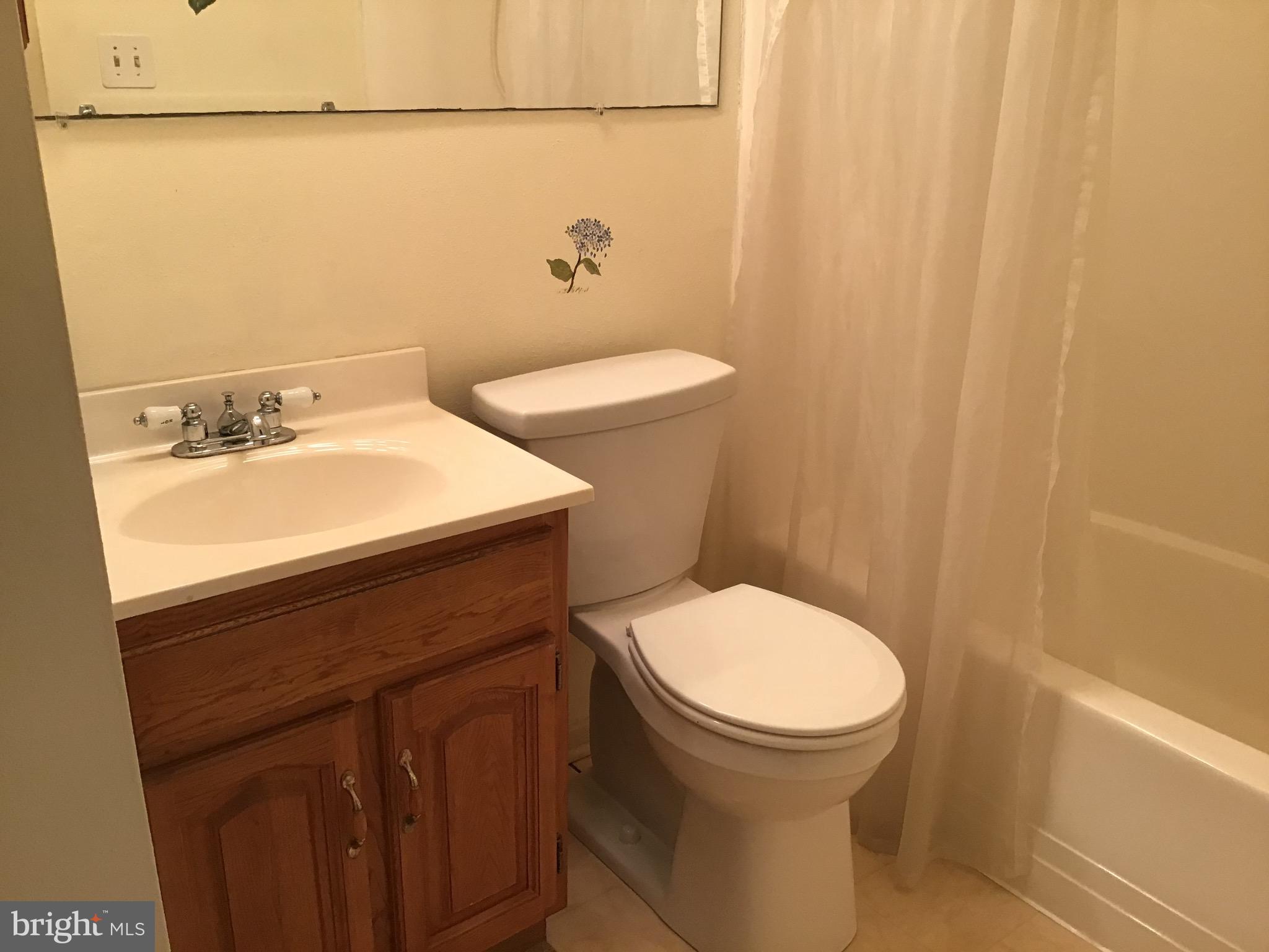 SEVEN COURTS - Residential