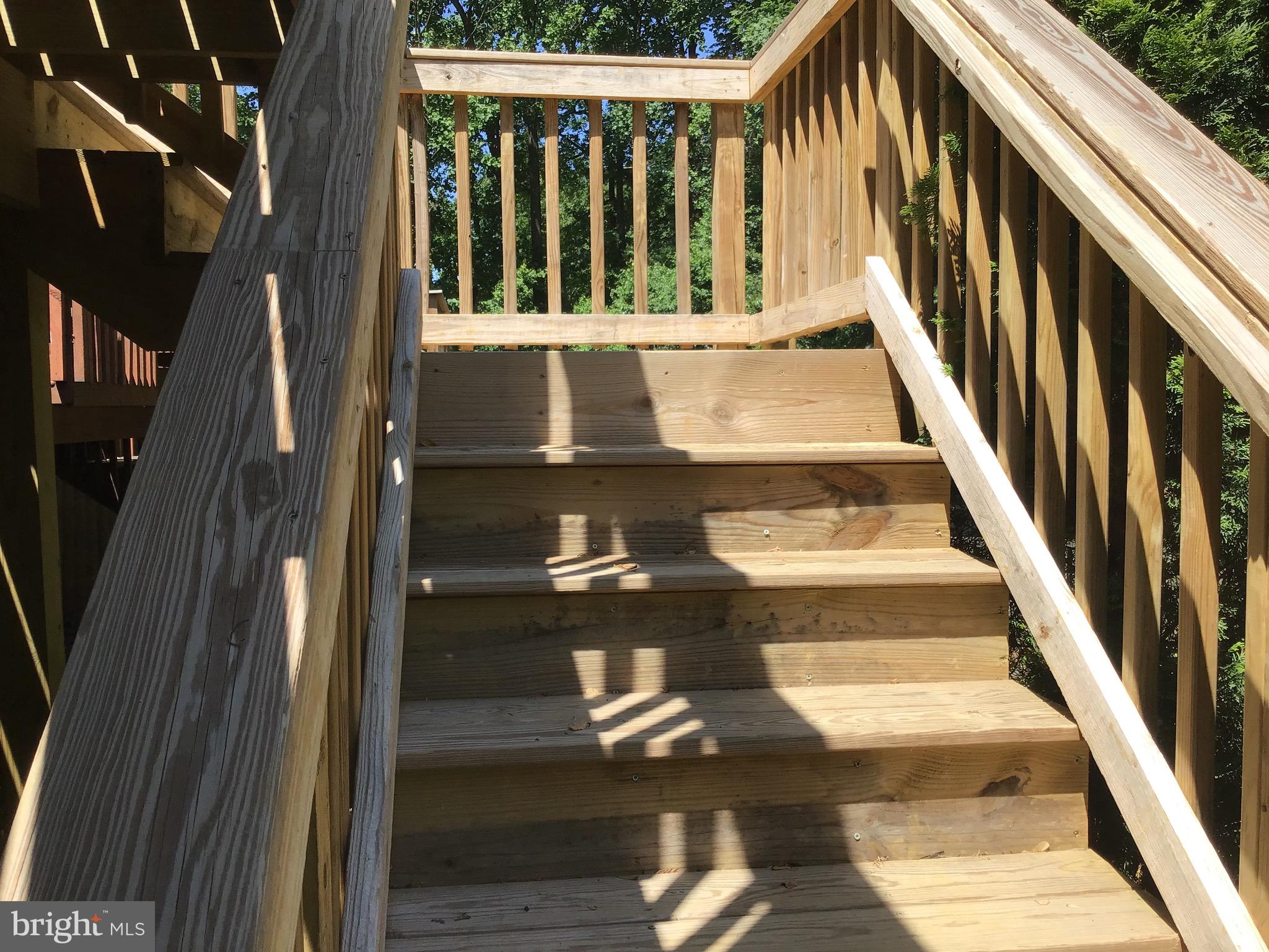 SEVEN COURTS - Residential