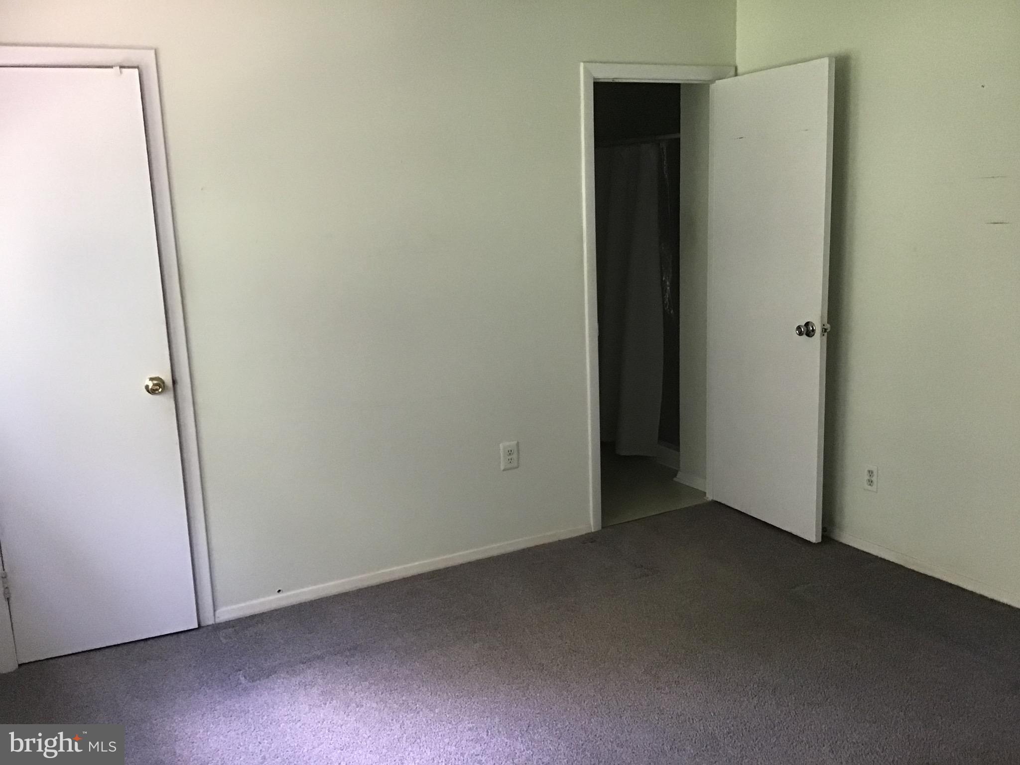 SEVEN COURTS - Residential