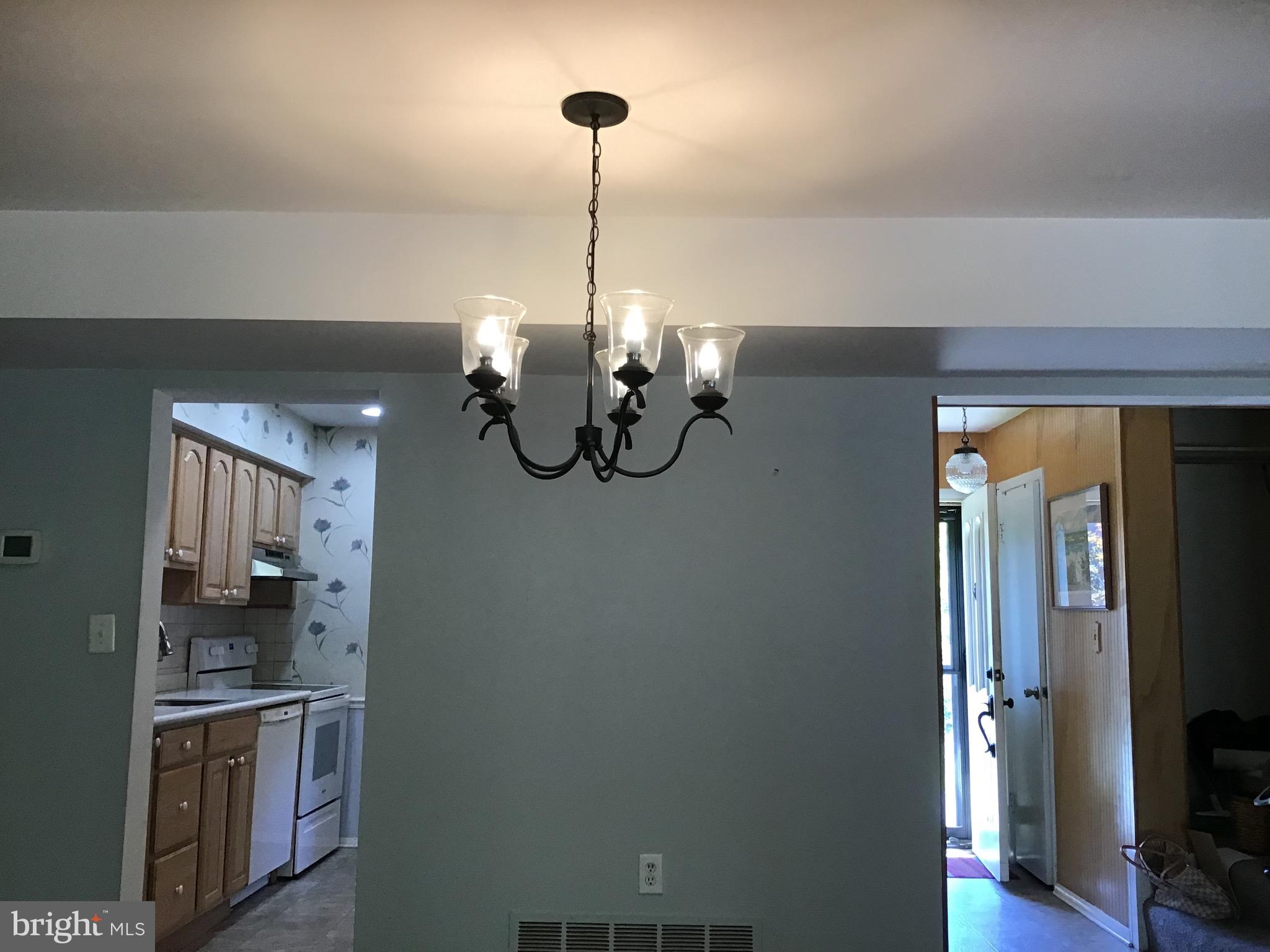 SEVEN COURTS - Residential