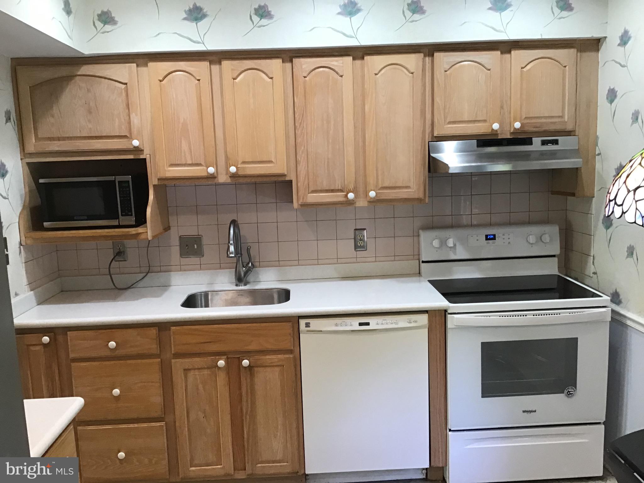 SEVEN COURTS - Residential