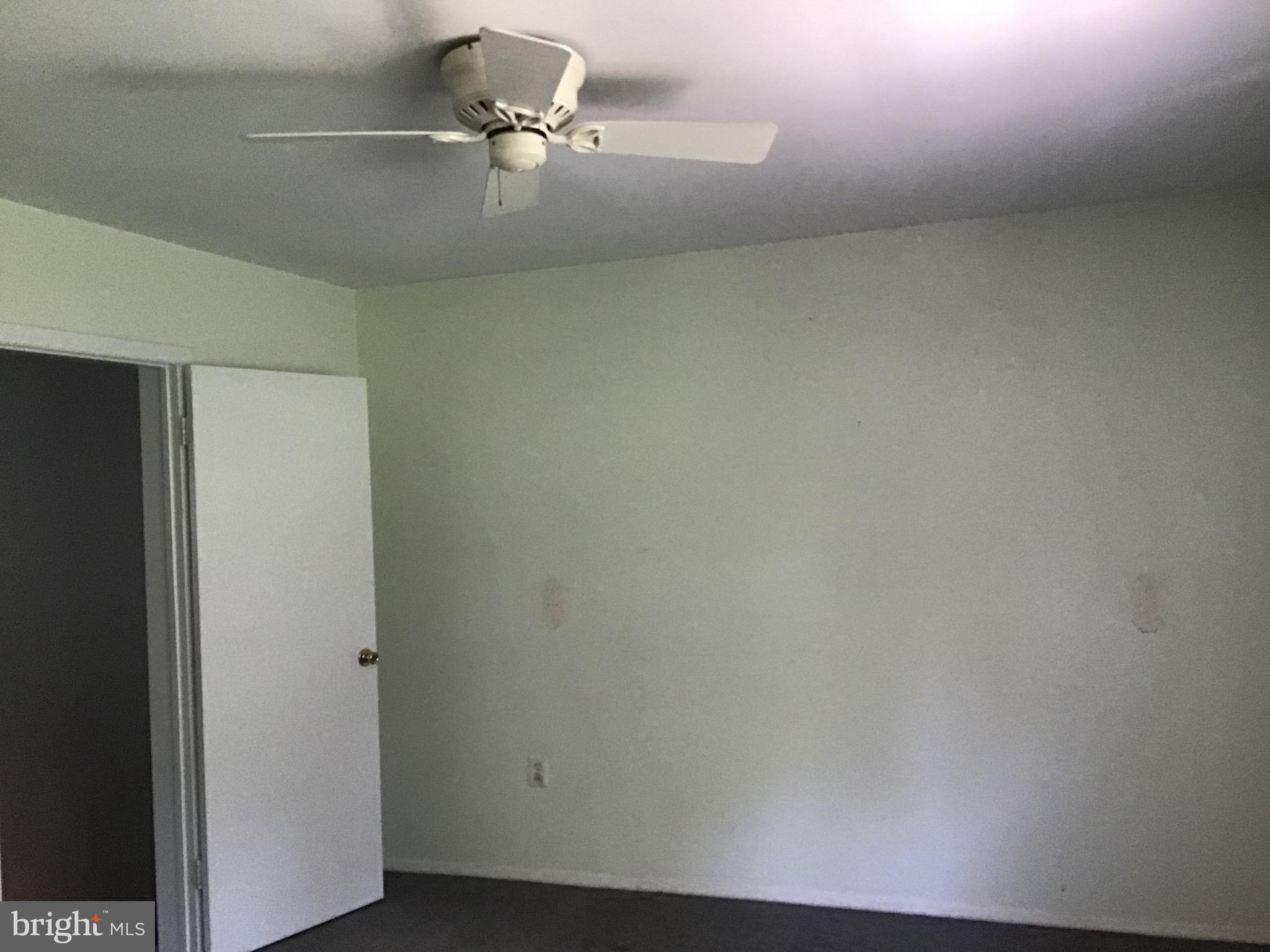 SEVEN COURTS - Residential