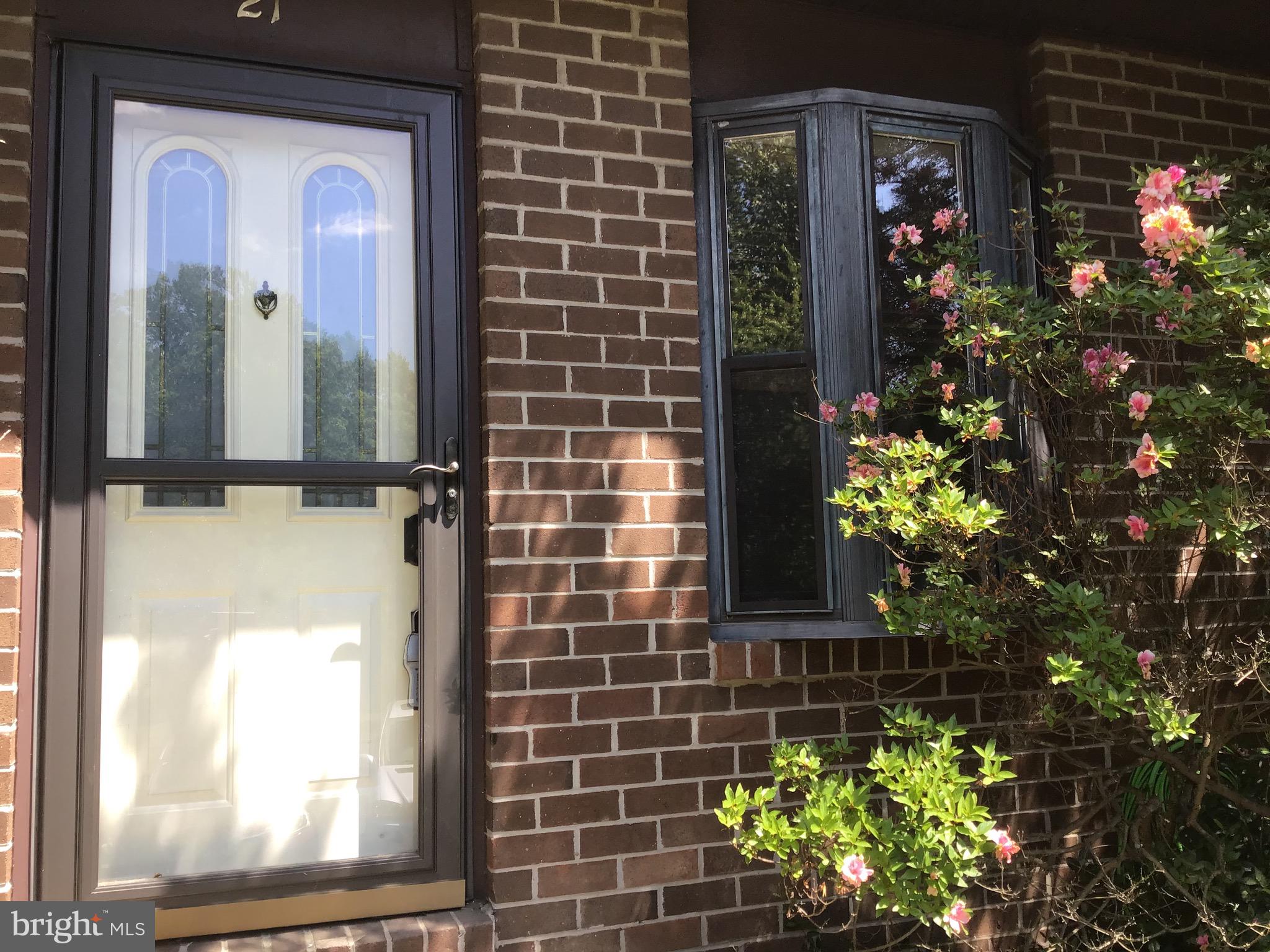 SEVEN COURTS - Residential