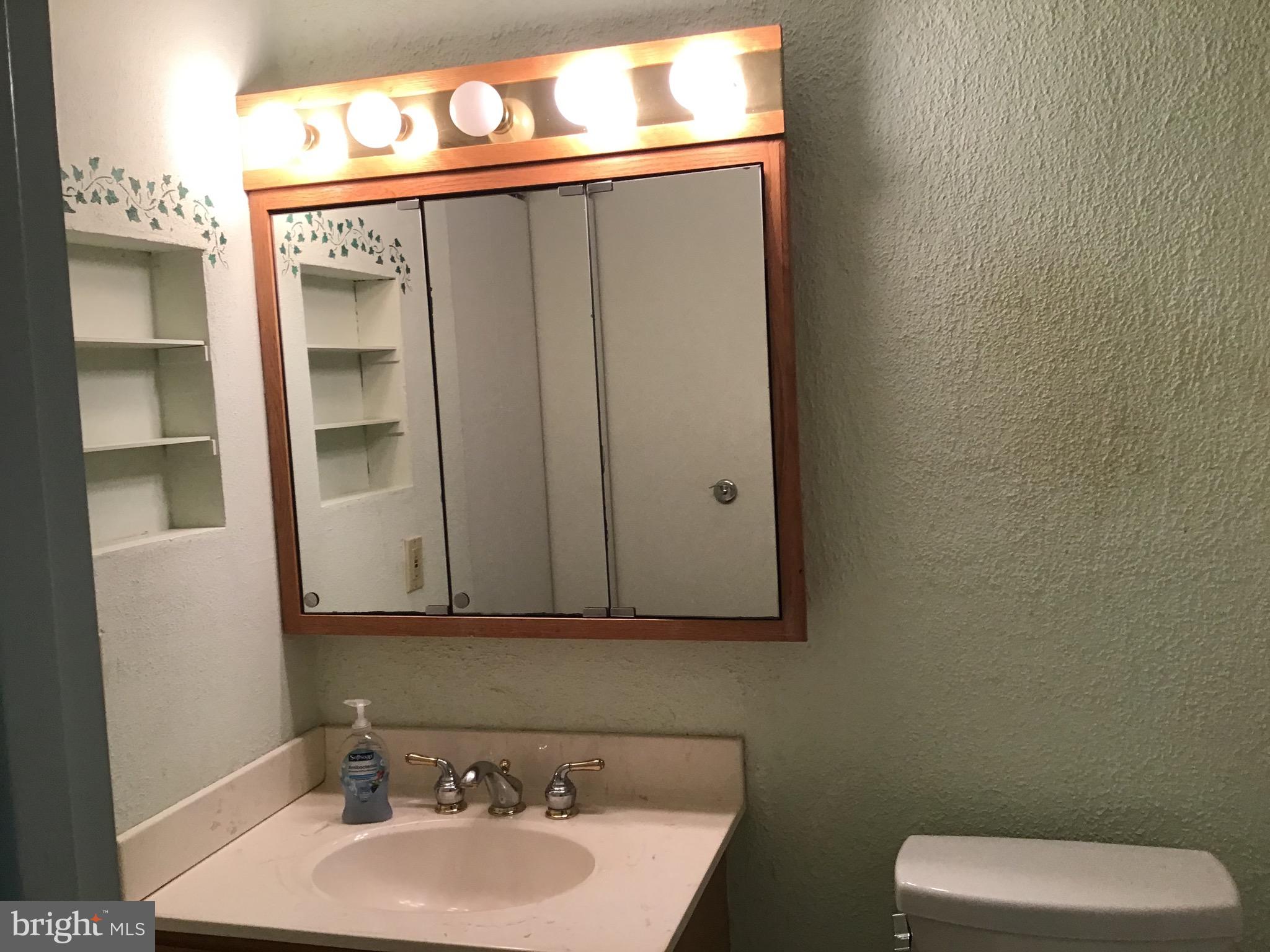 SEVEN COURTS - Residential