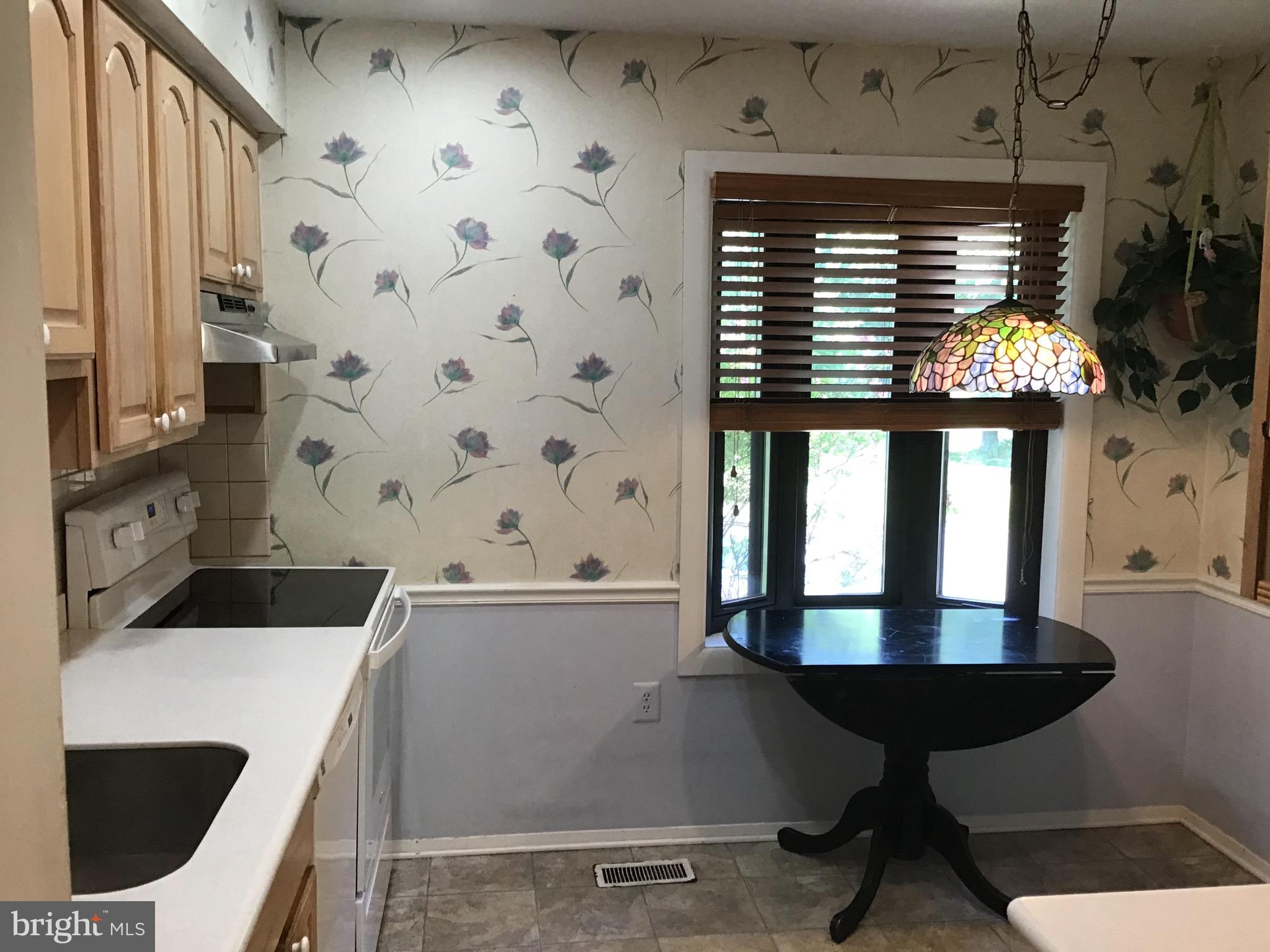 SEVEN COURTS - Residential