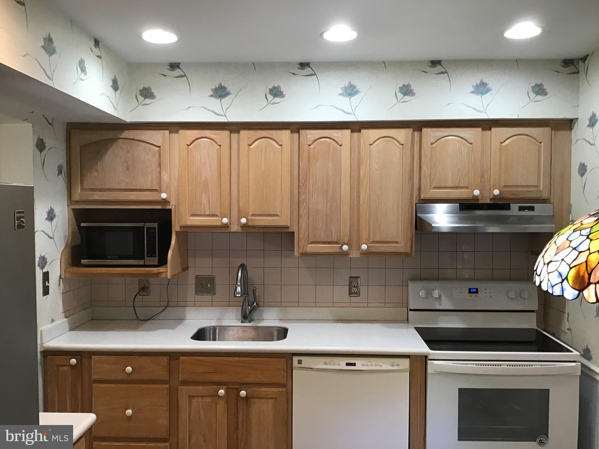 SEVEN COURTS - Residential