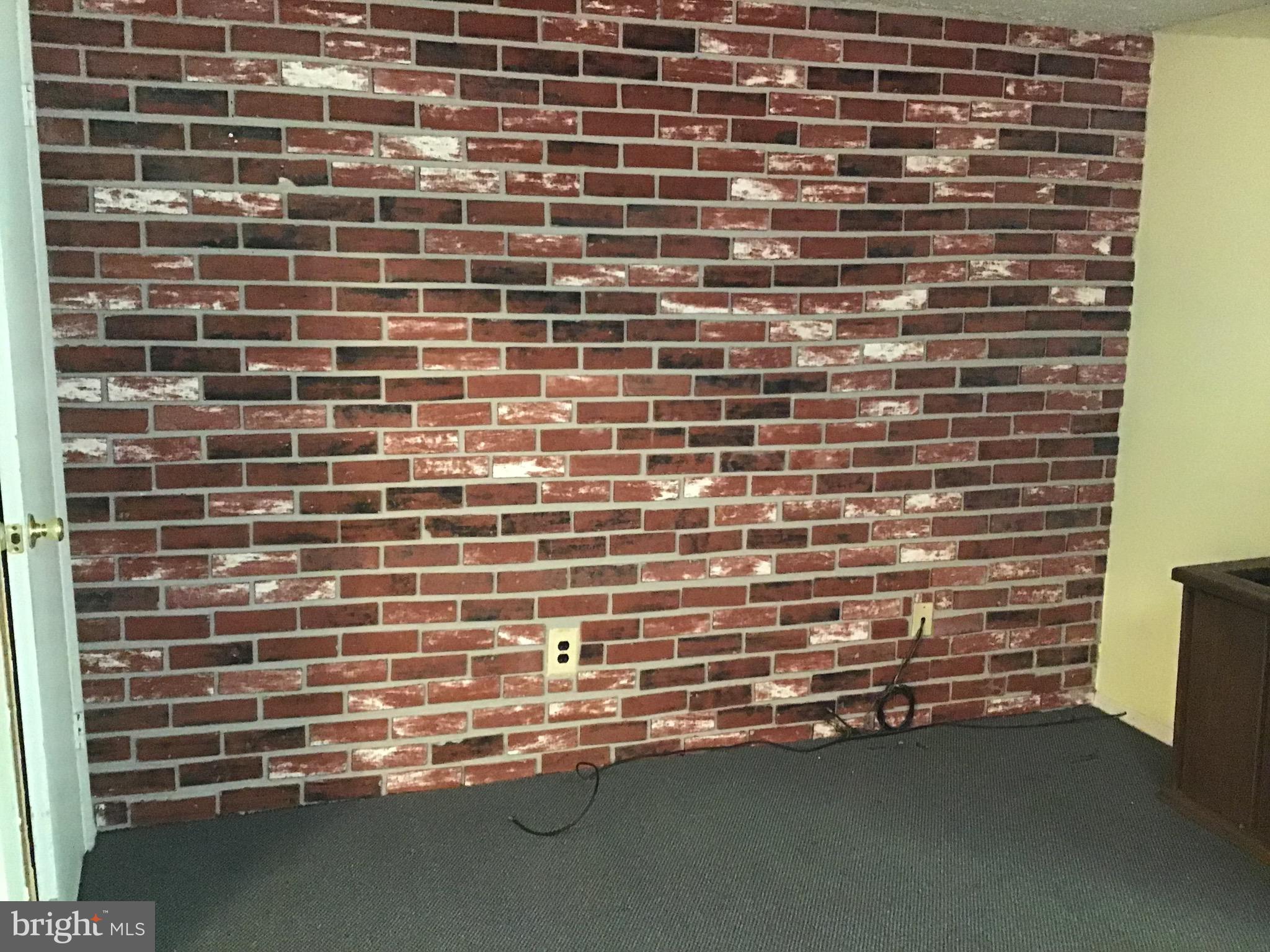 SEVEN COURTS - Residential