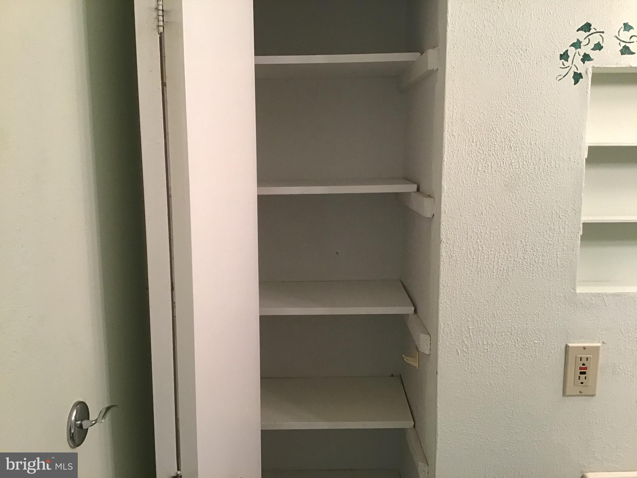 SEVEN COURTS - Residential