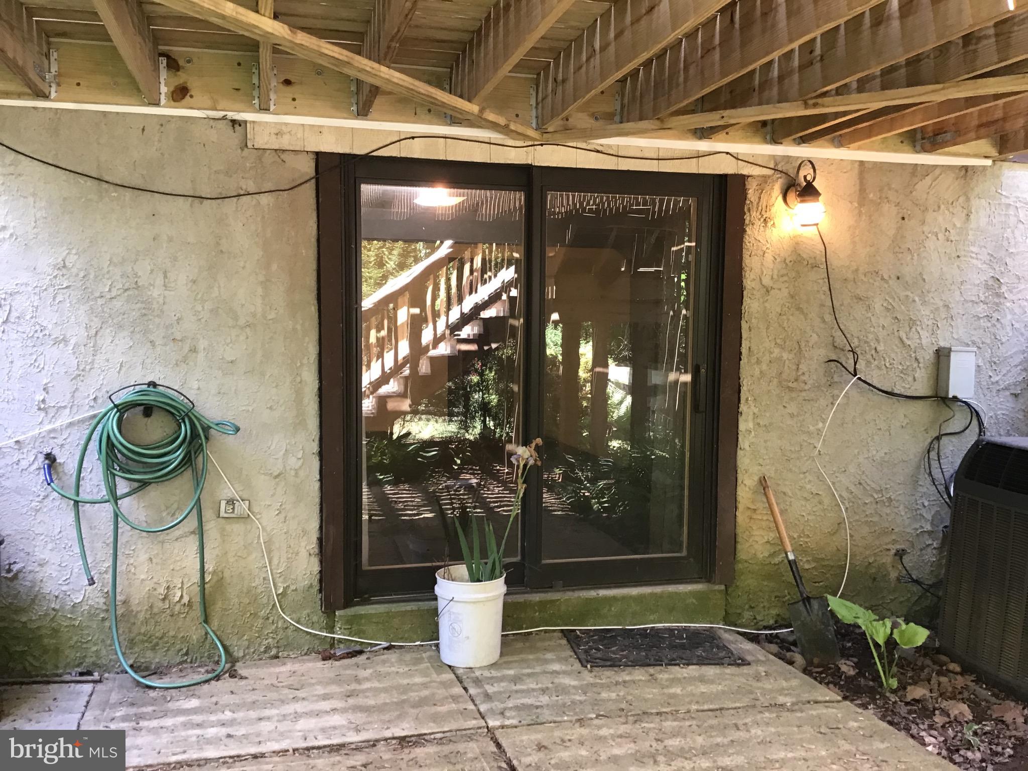 SEVEN COURTS - Residential