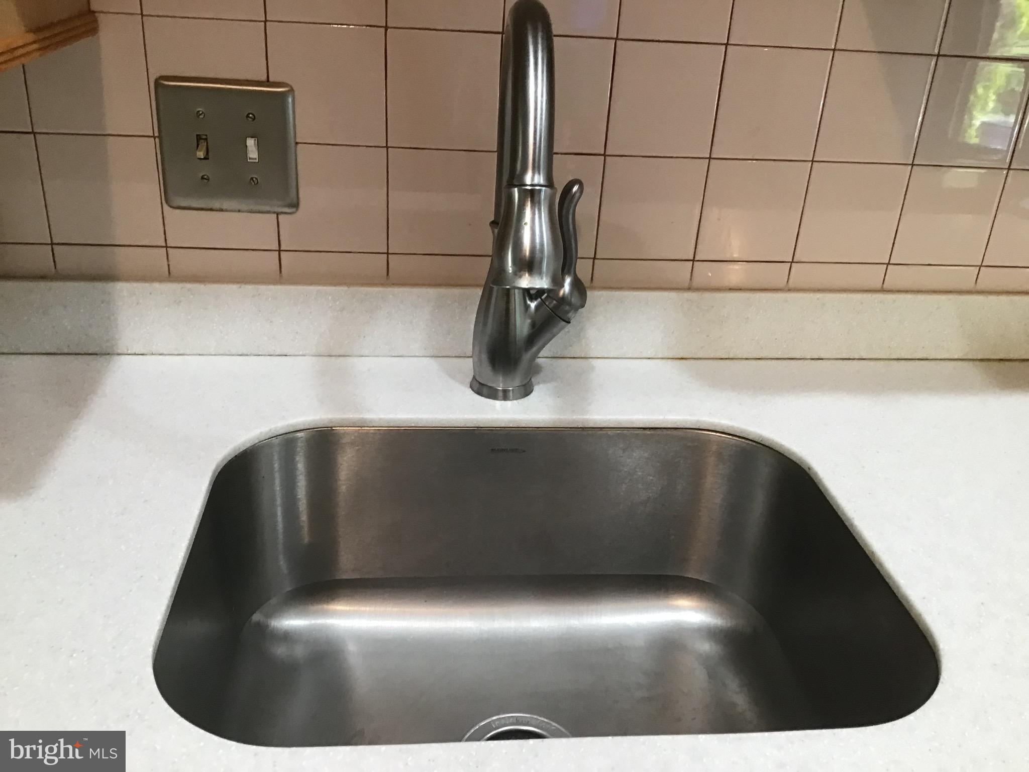 SEVEN COURTS - Residential