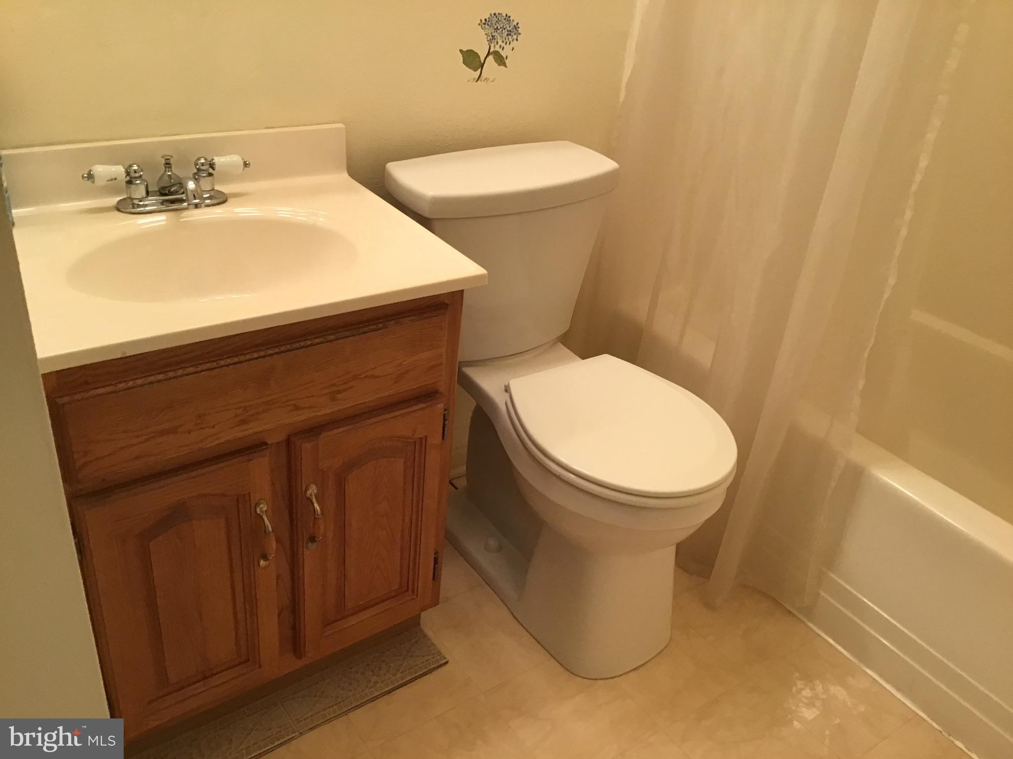 SEVEN COURTS - Residential