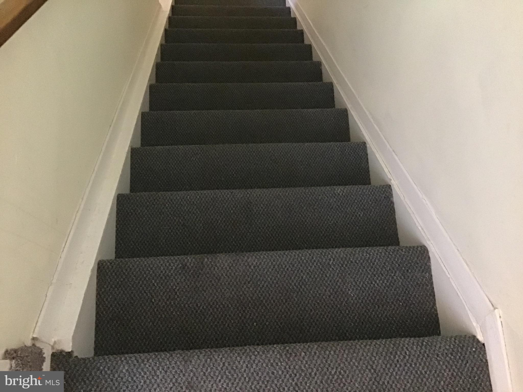 SEVEN COURTS - Residential