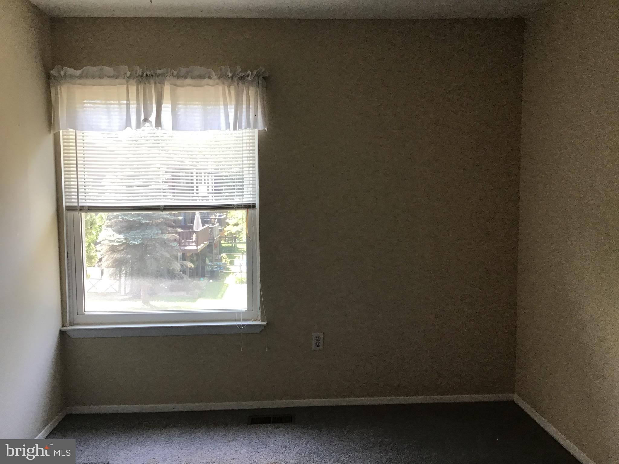 SEVEN COURTS - Residential