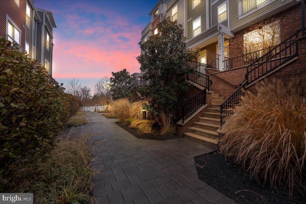 PARKVIEW AT WEST 7TH - Residential