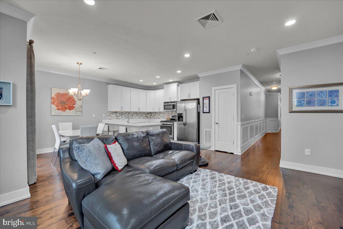 PARKVIEW AT WEST 7TH - Residential