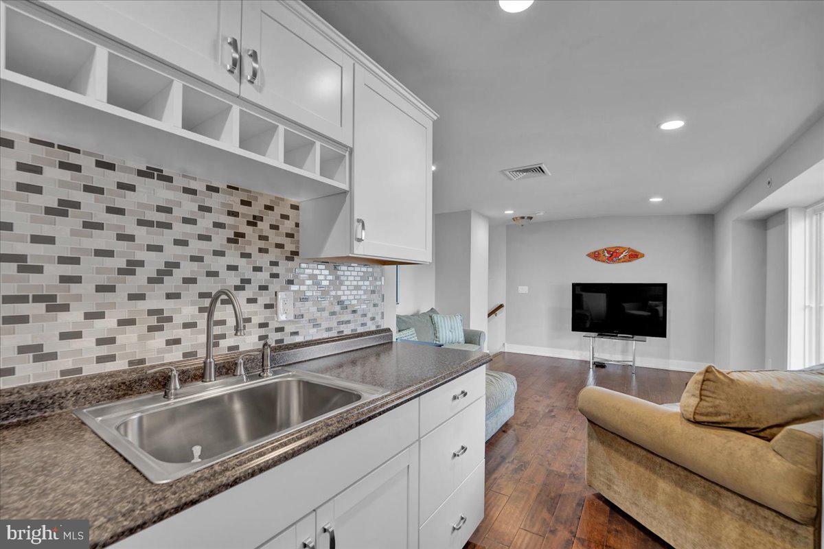 PARKVIEW AT WEST 7TH - Residential