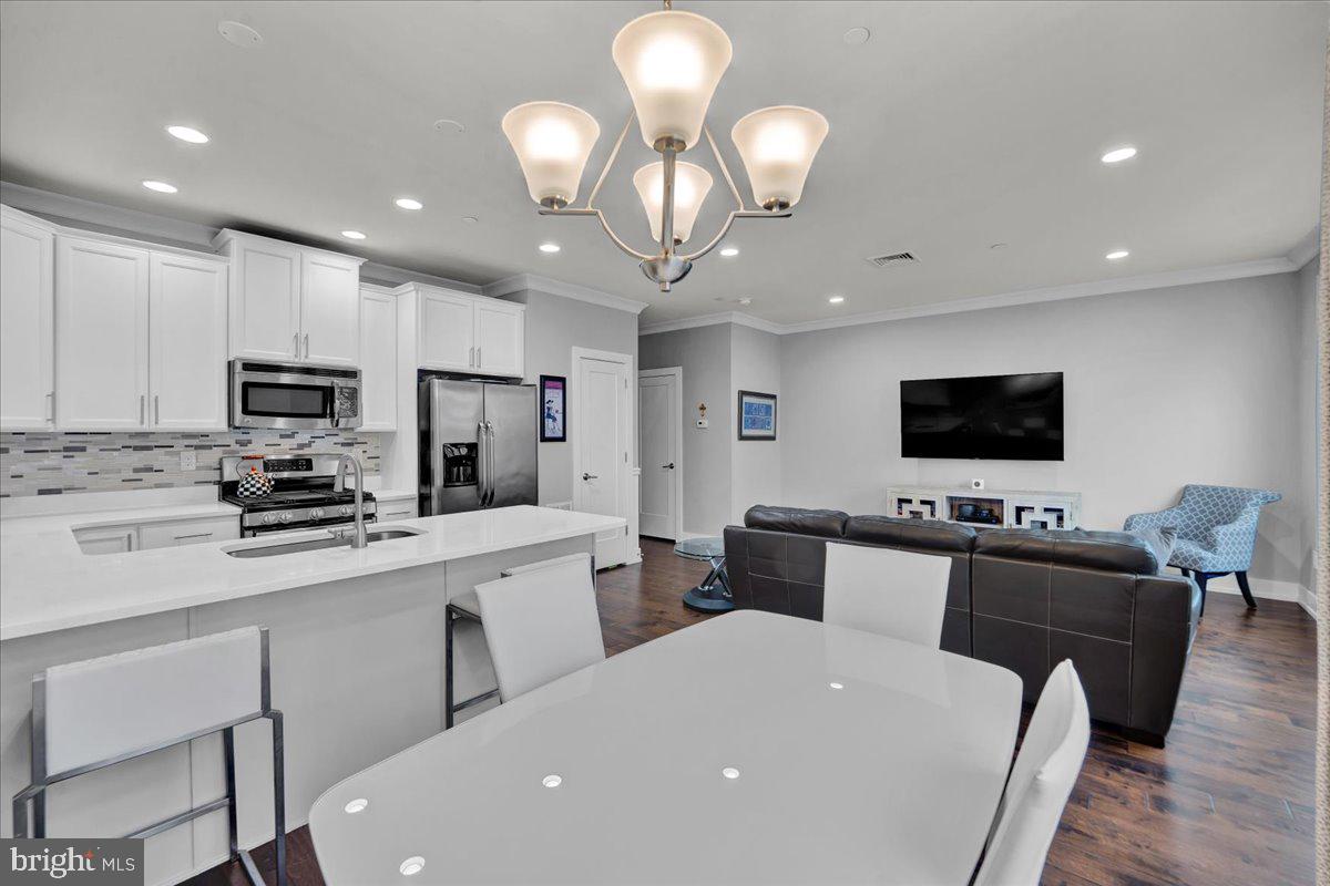 PARKVIEW AT WEST 7TH - Residential