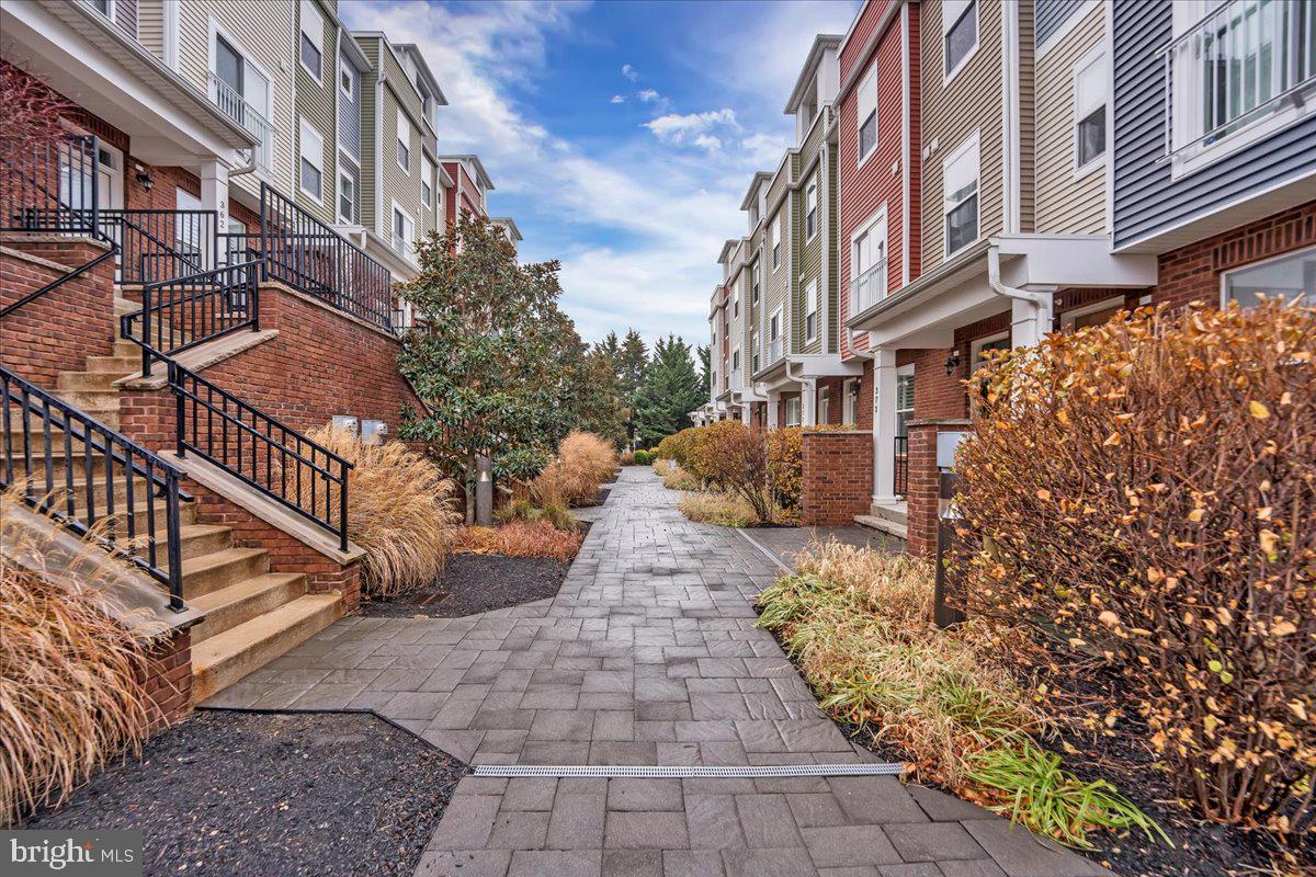 PARKVIEW AT WEST 7TH - Residential