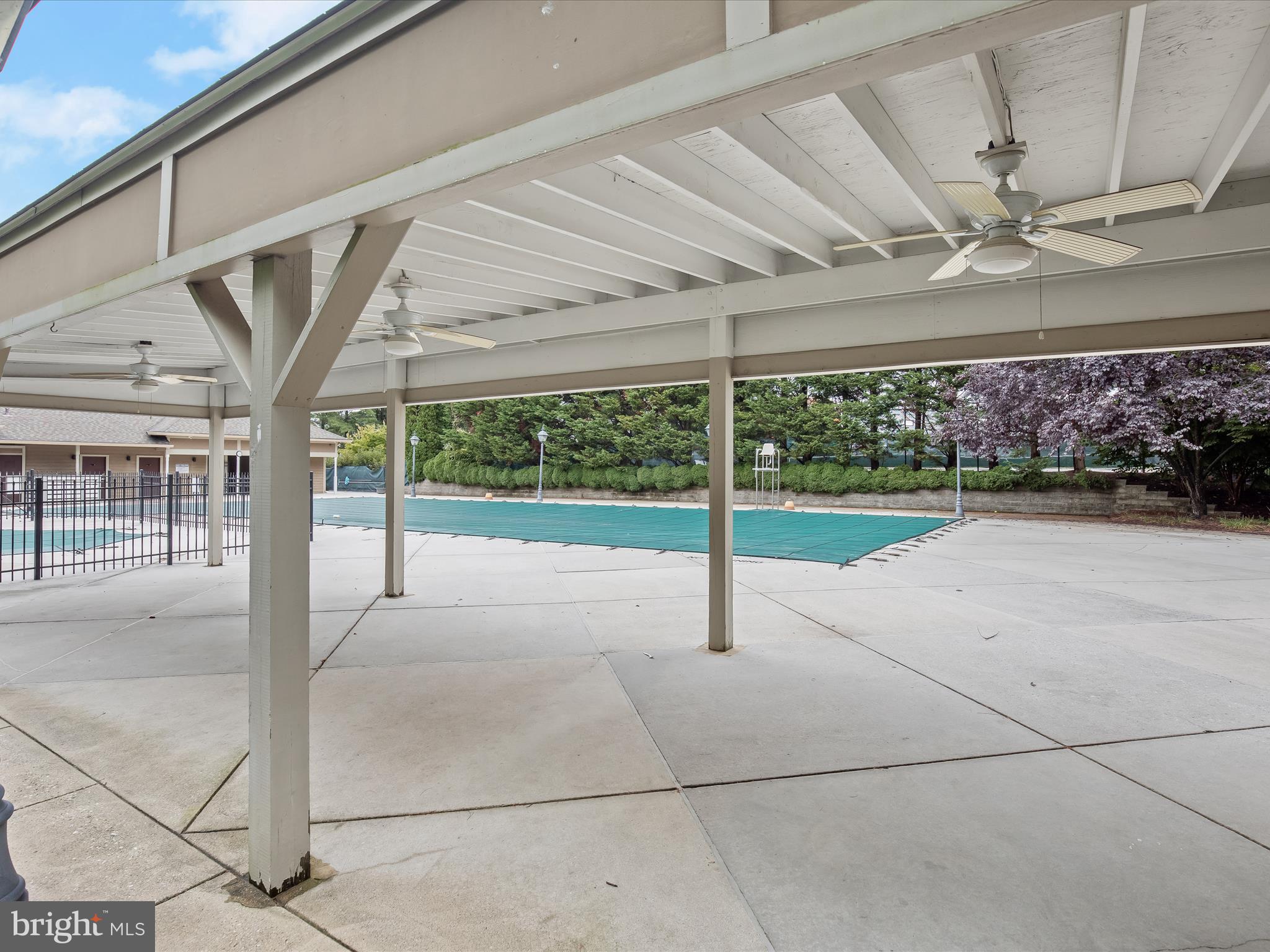 GABLES AT SUMMIT CHASE - Residential