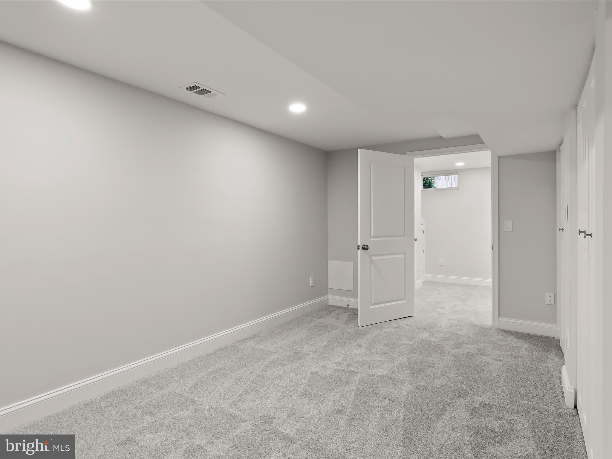 GABLES AT SUMMIT CHASE - Residential