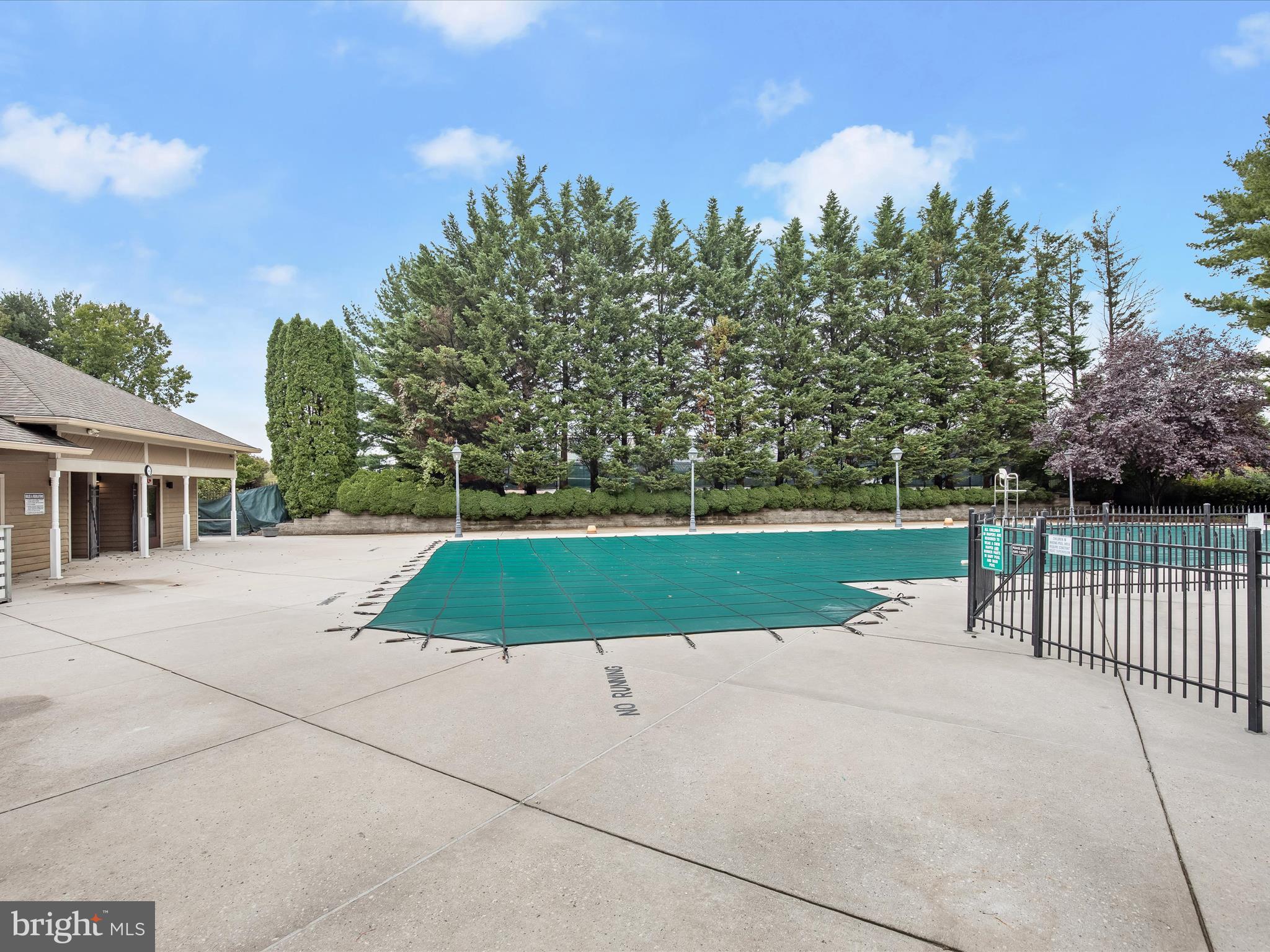 GABLES AT SUMMIT CHASE - Residential
