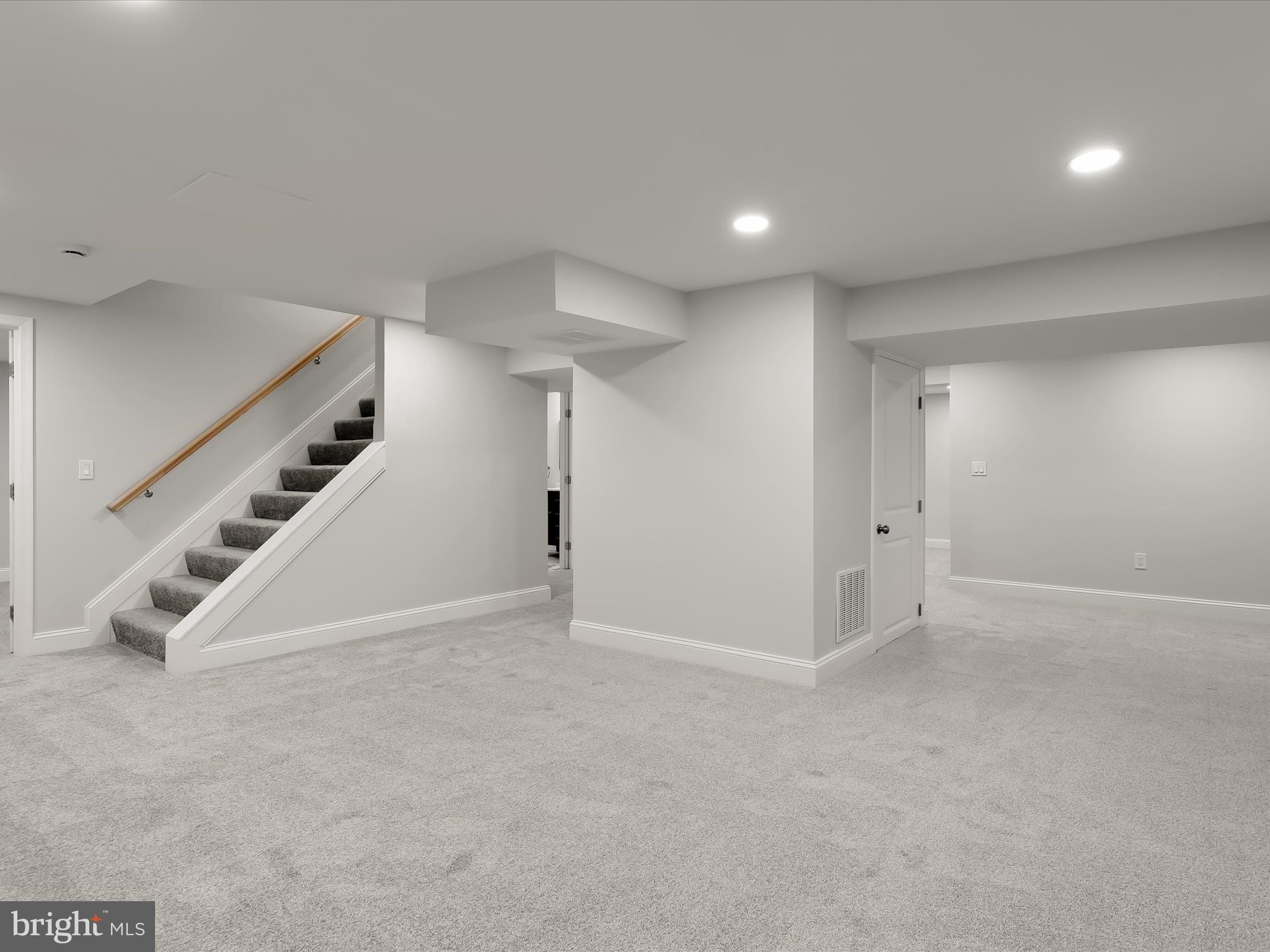GABLES AT SUMMIT CHASE - Residential