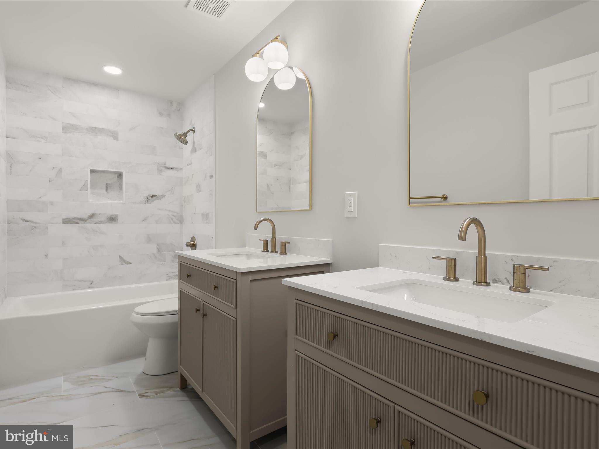 GABLES AT SUMMIT CHASE - Residential