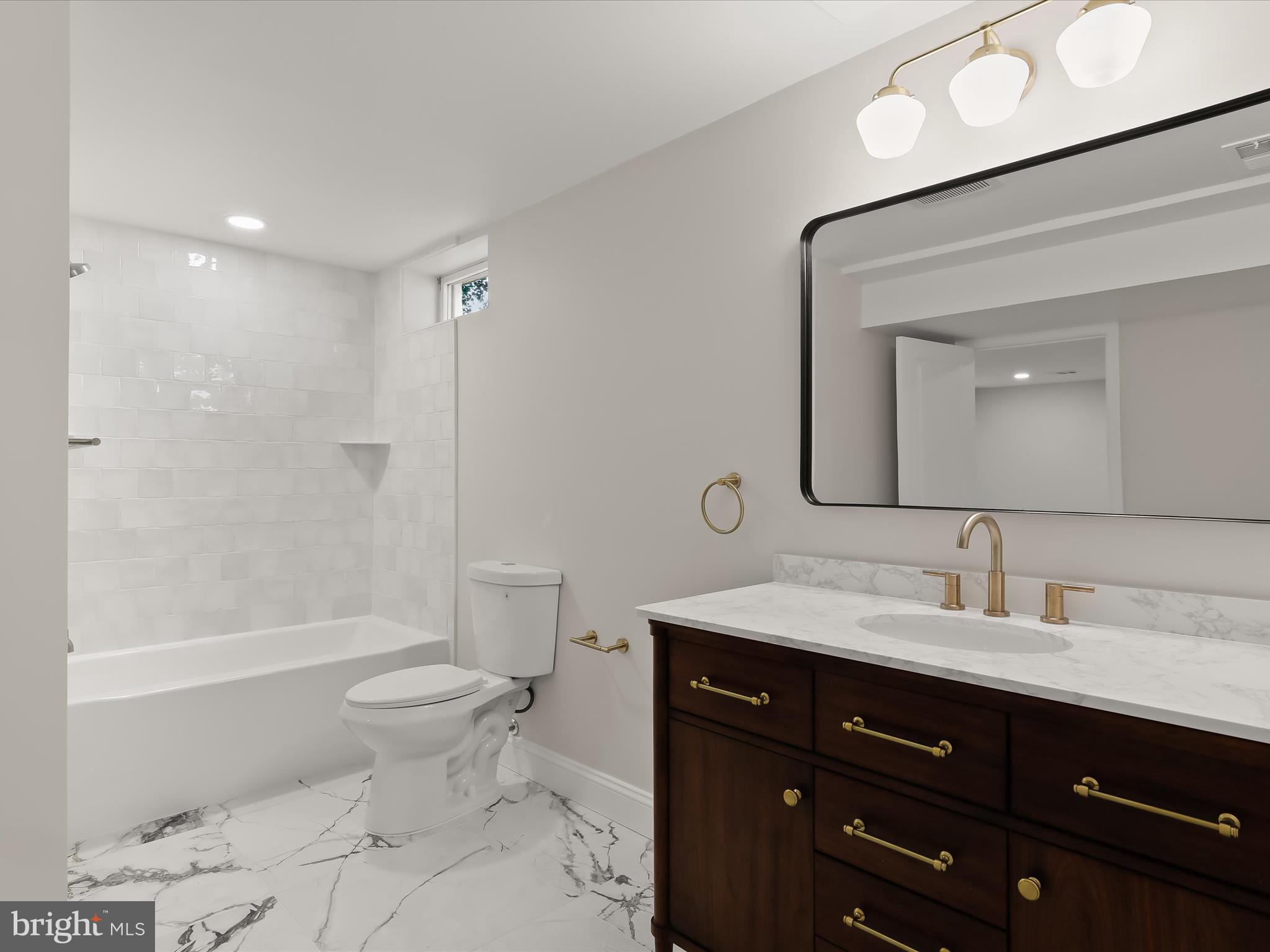 GABLES AT SUMMIT CHASE - Residential