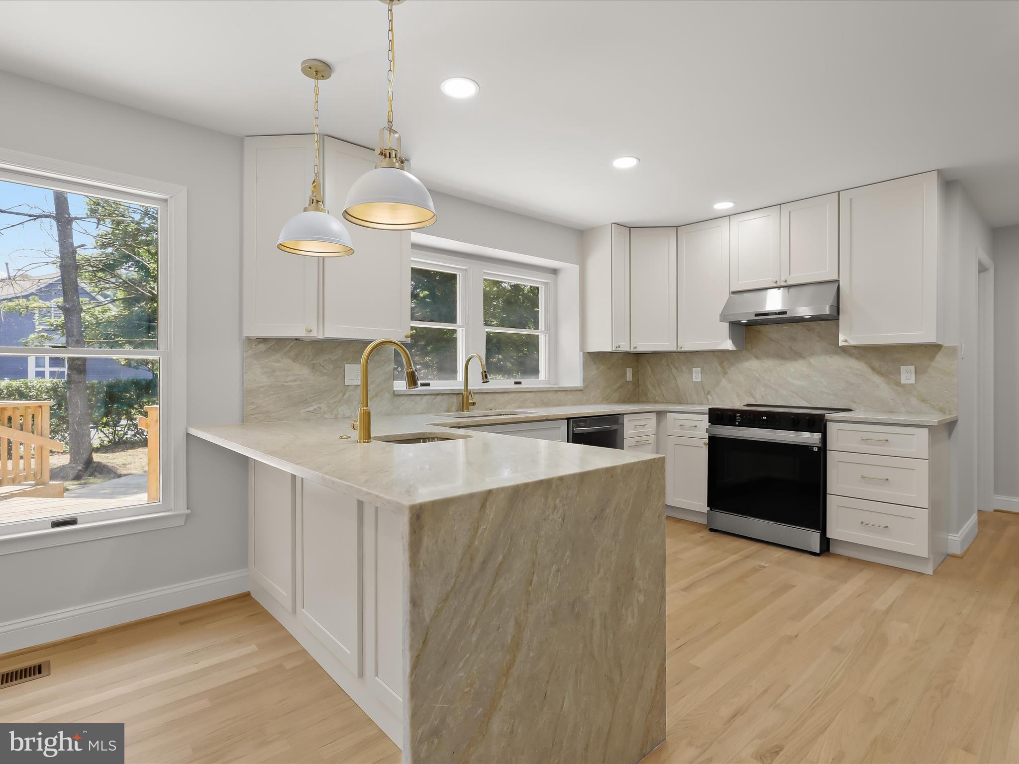 GABLES AT SUMMIT CHASE - Residential