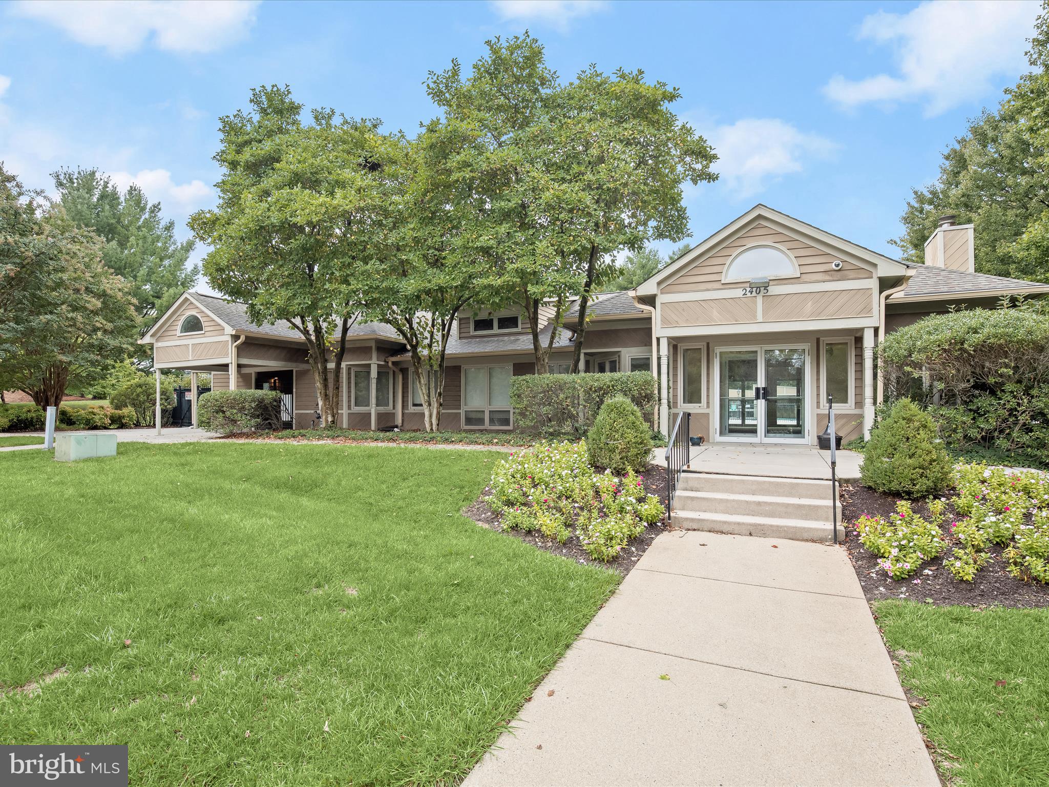 GABLES AT SUMMIT CHASE - Residential