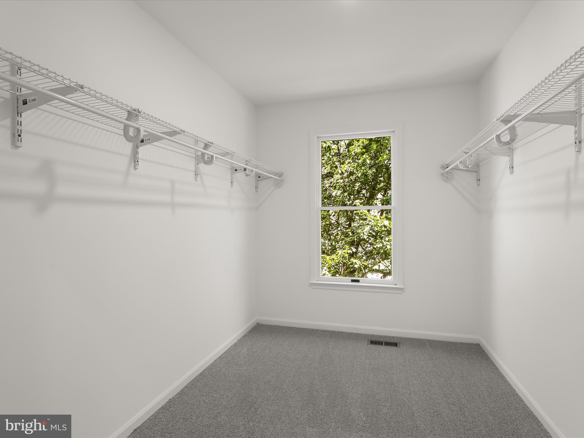 GABLES AT SUMMIT CHASE - Residential