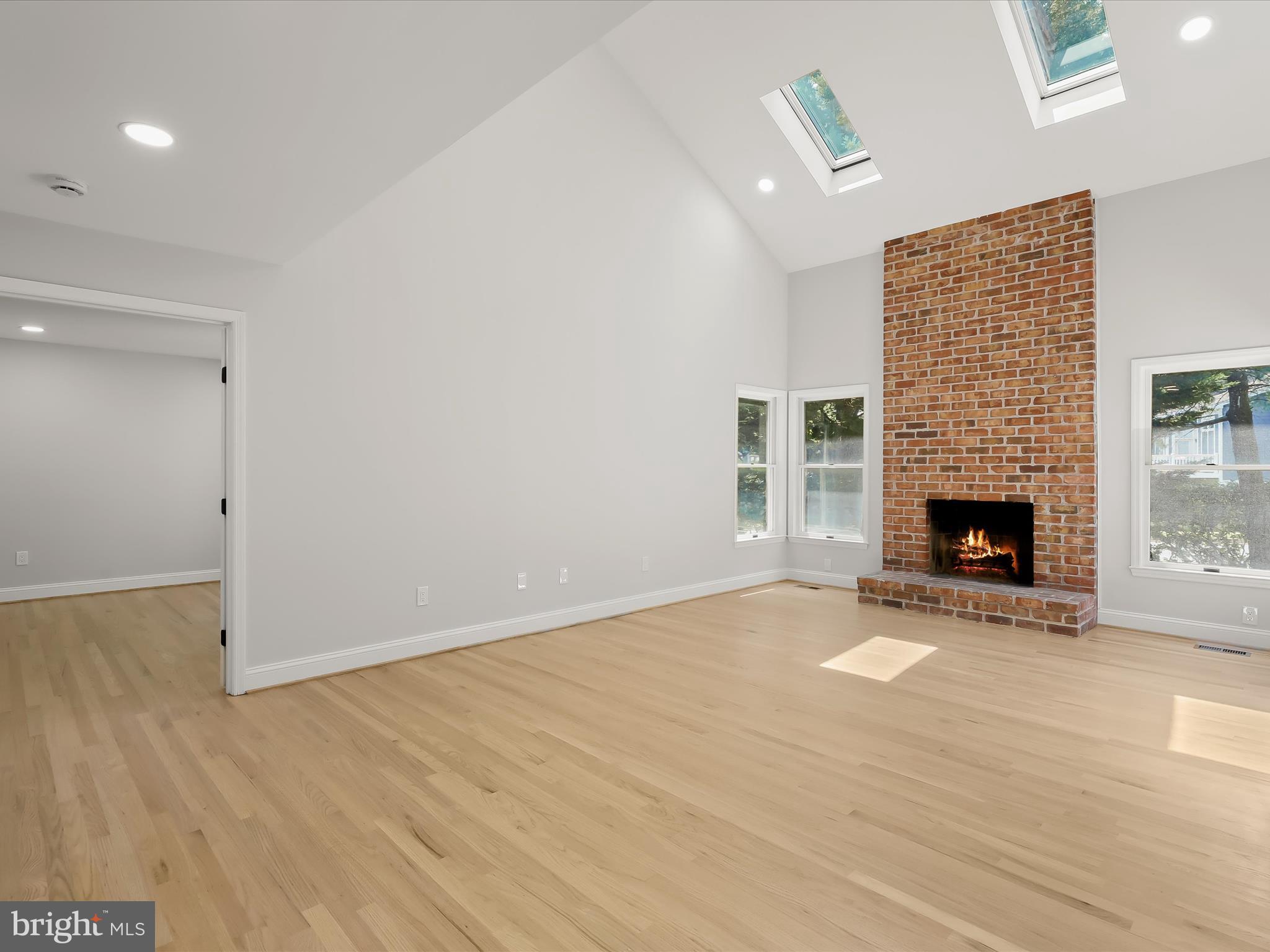 GABLES AT SUMMIT CHASE - Residential