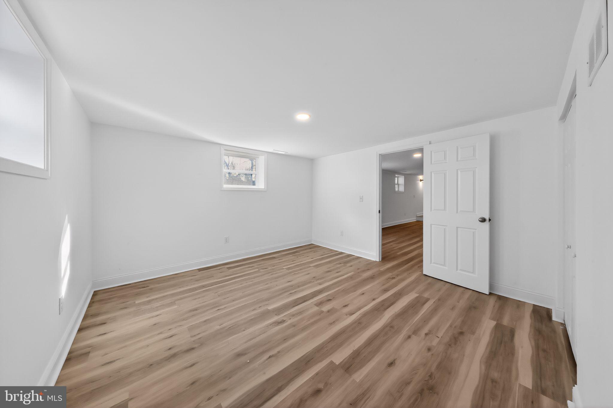 OLD MILL MANOR - Residential