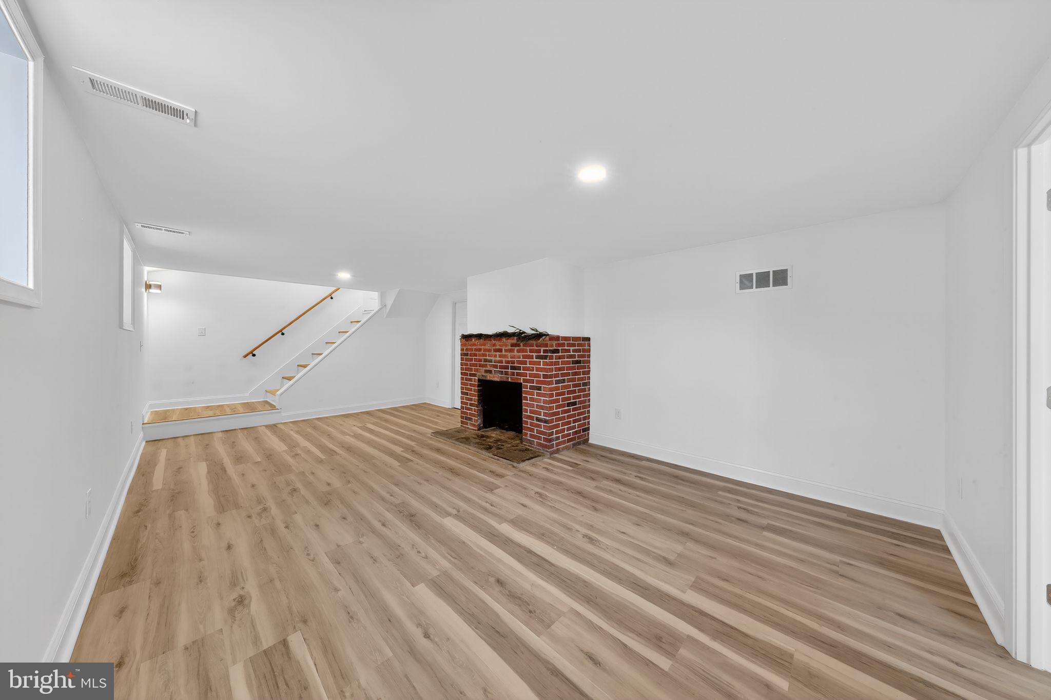 OLD MILL MANOR - Residential