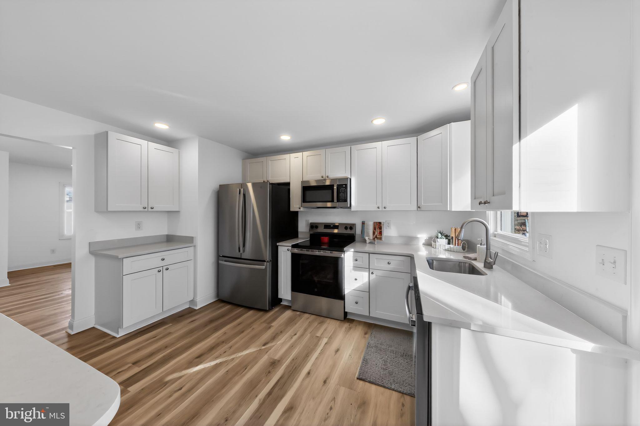 OLD MILL MANOR - Residential