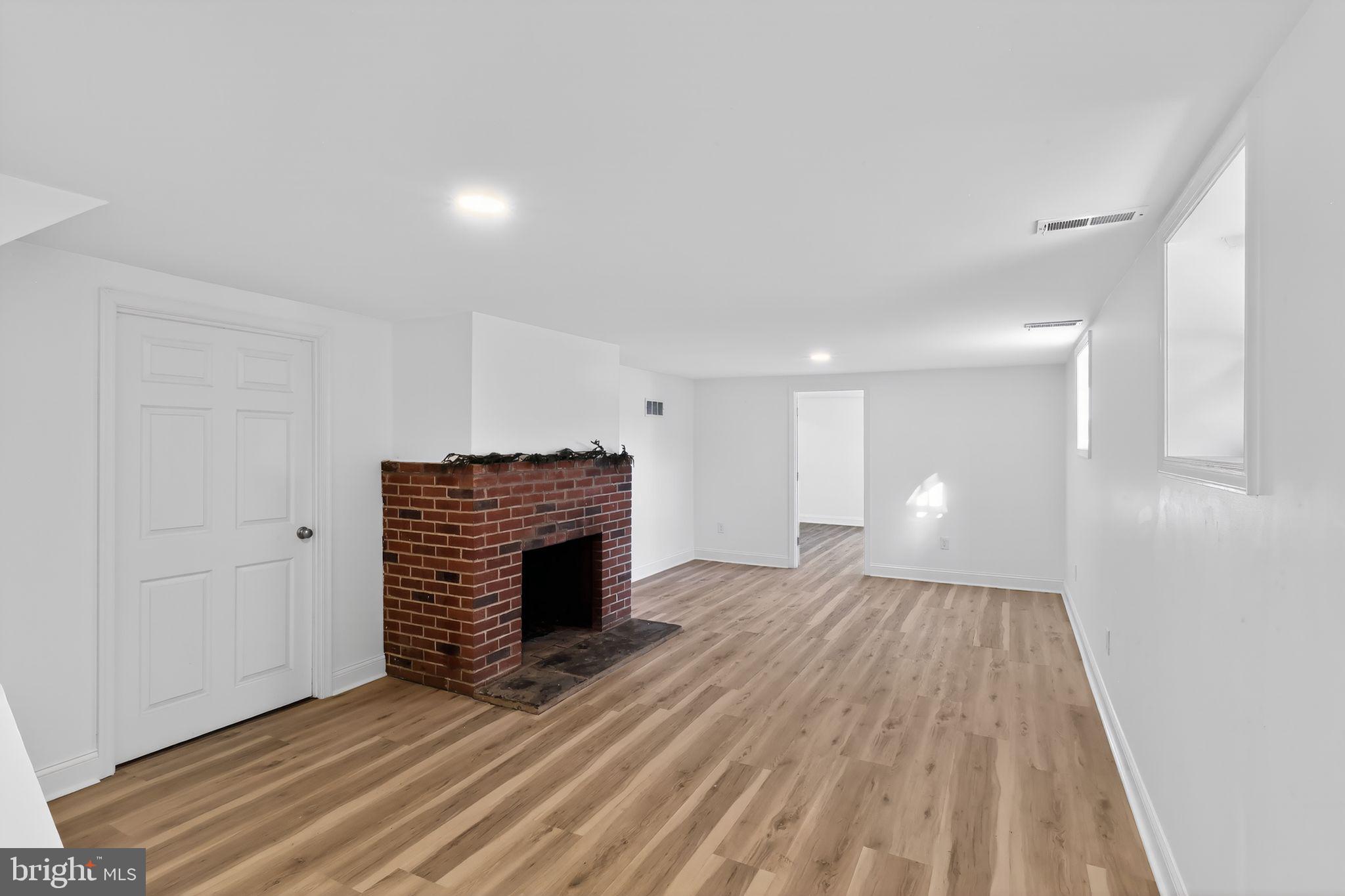 OLD MILL MANOR - Residential