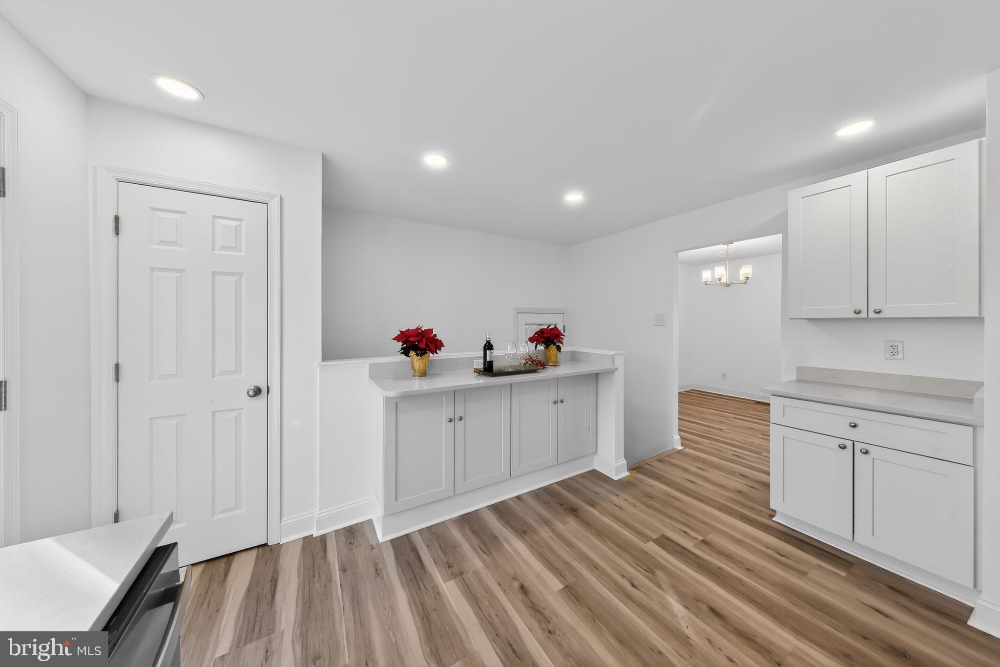 OLD MILL MANOR - Residential