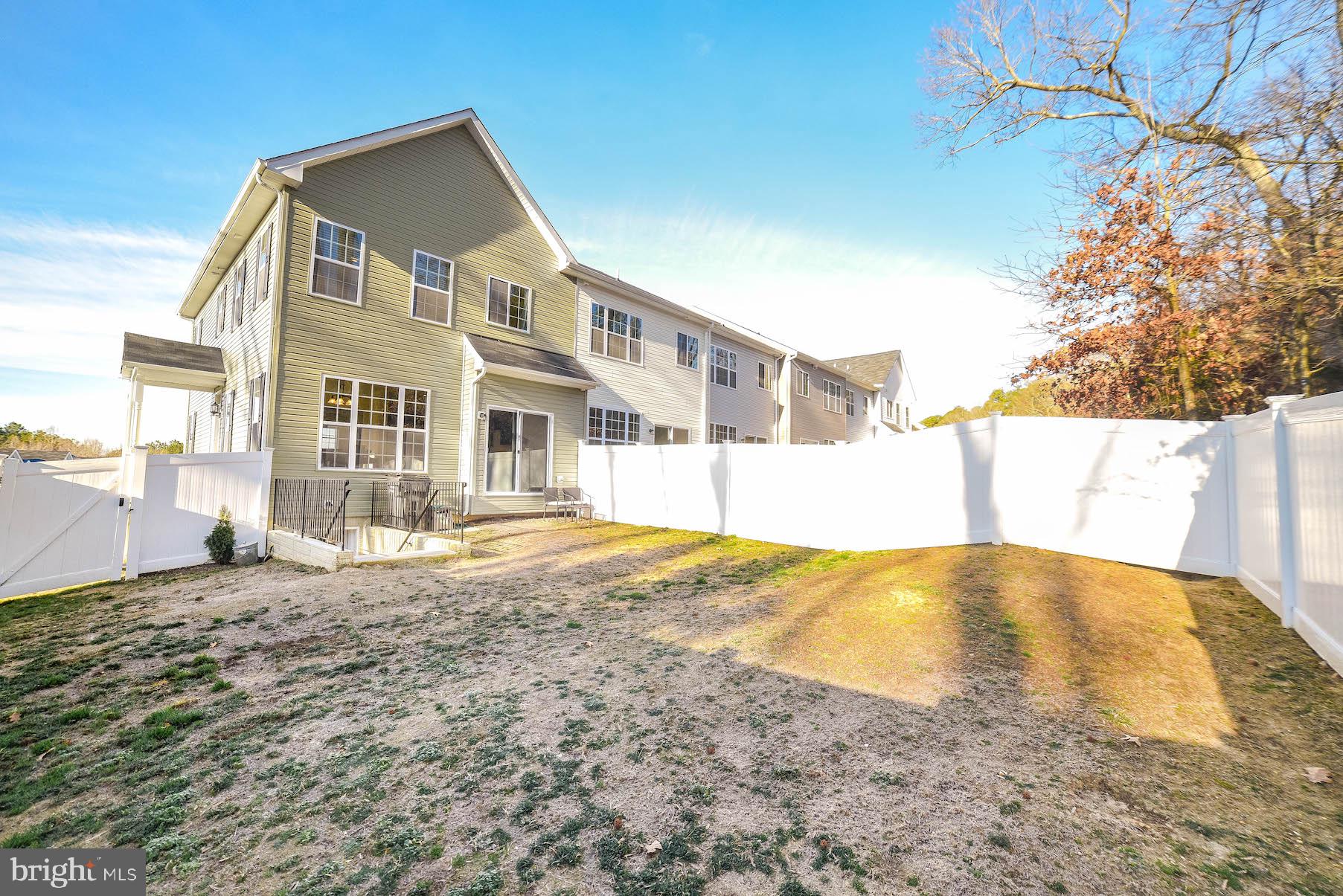 ELIZABETH HILLS - Residential