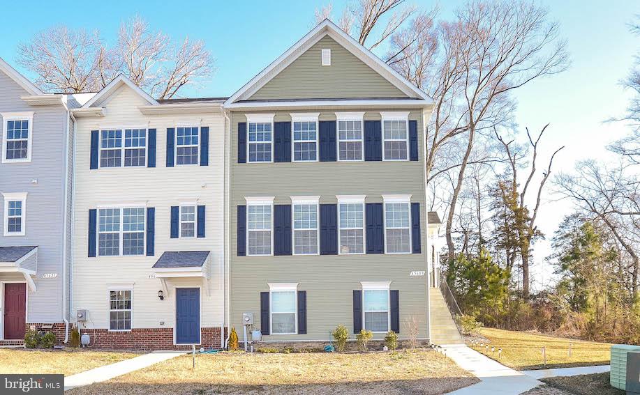 ELIZABETH HILLS - Residential