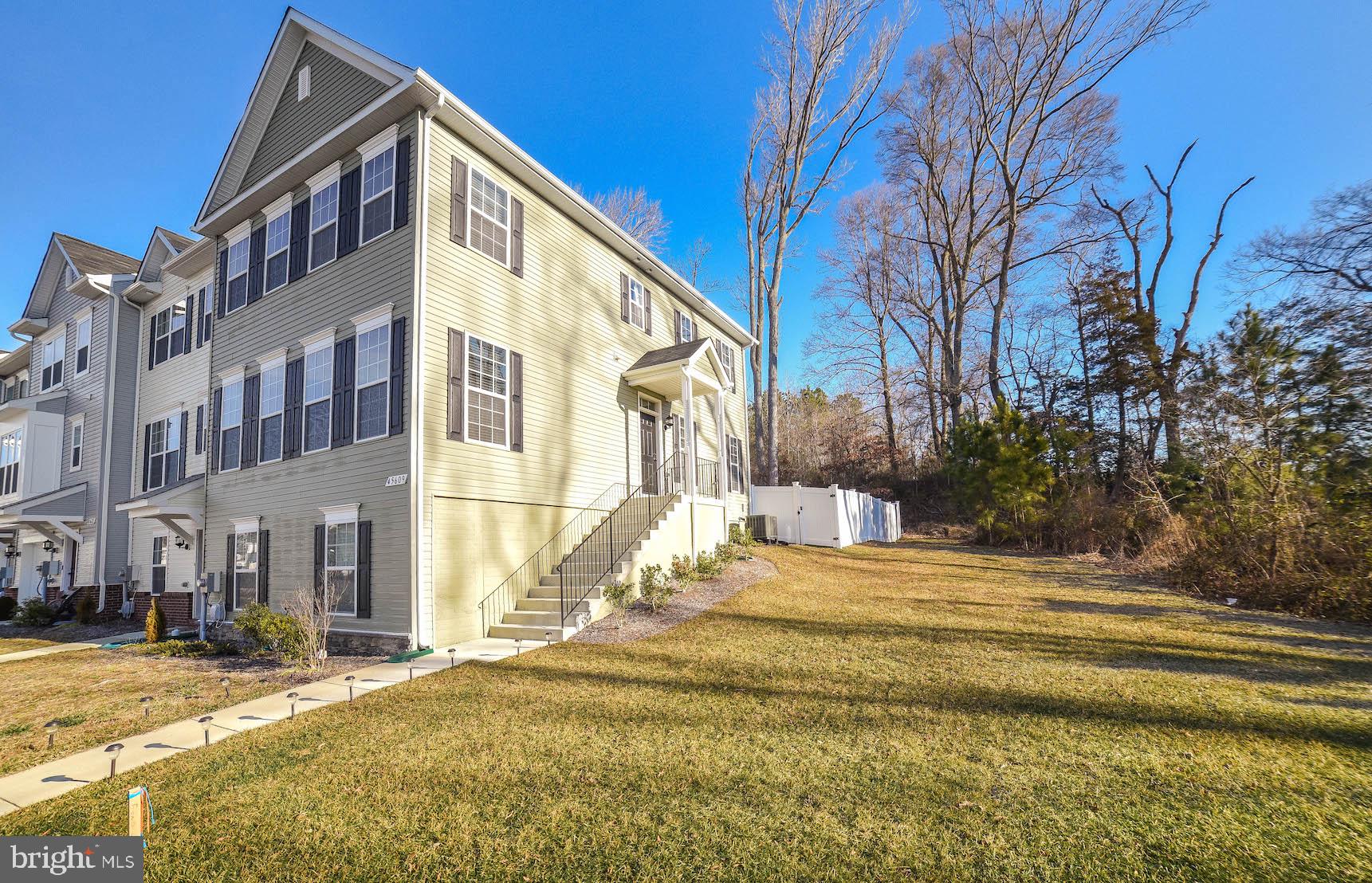 ELIZABETH HILLS - Residential