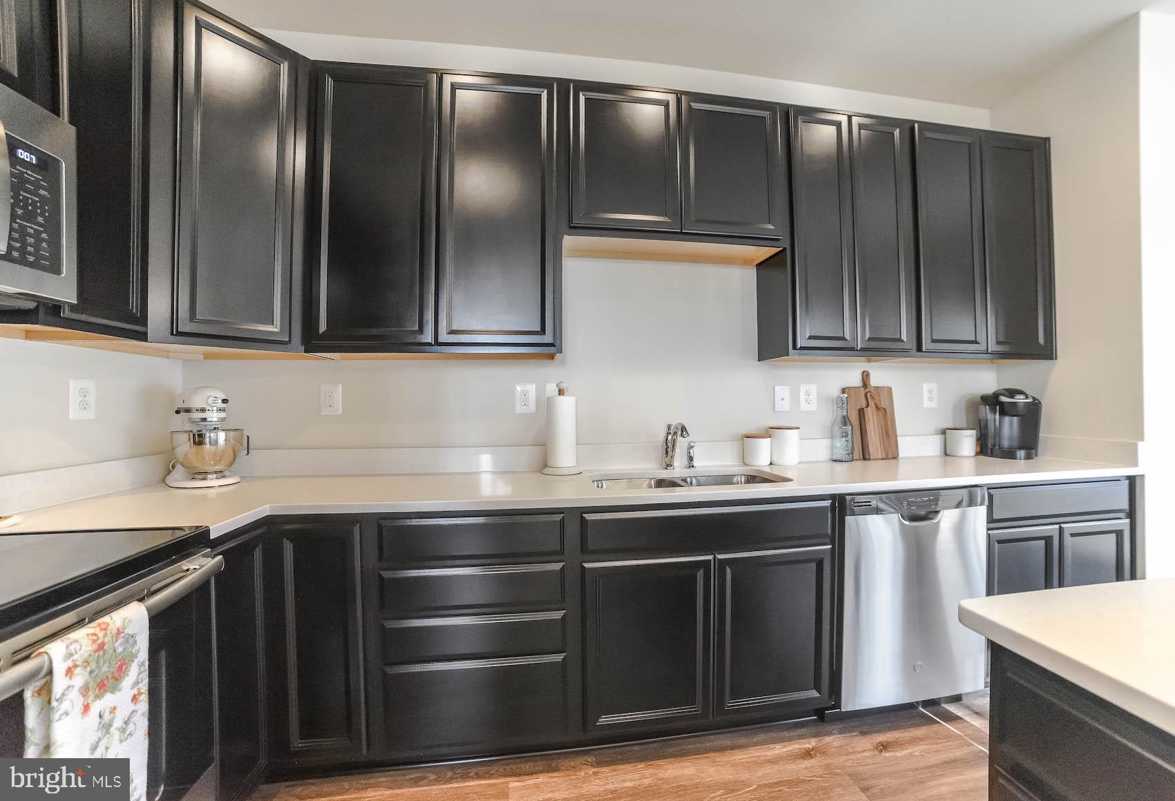 ELIZABETH HILLS - Residential